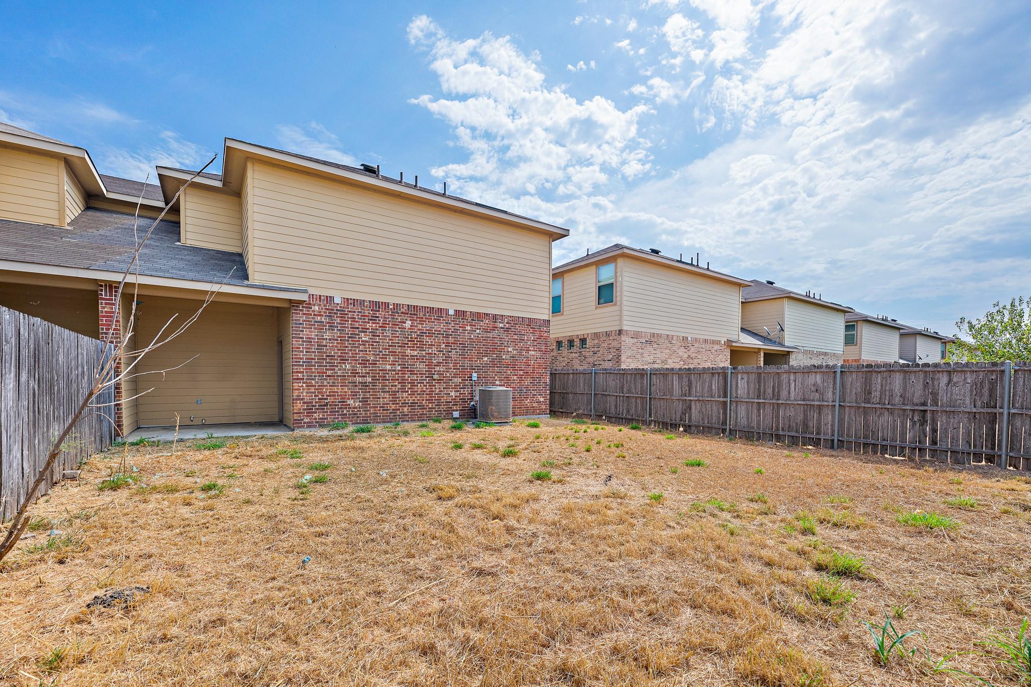 118 & 112 Creekside Villa DR