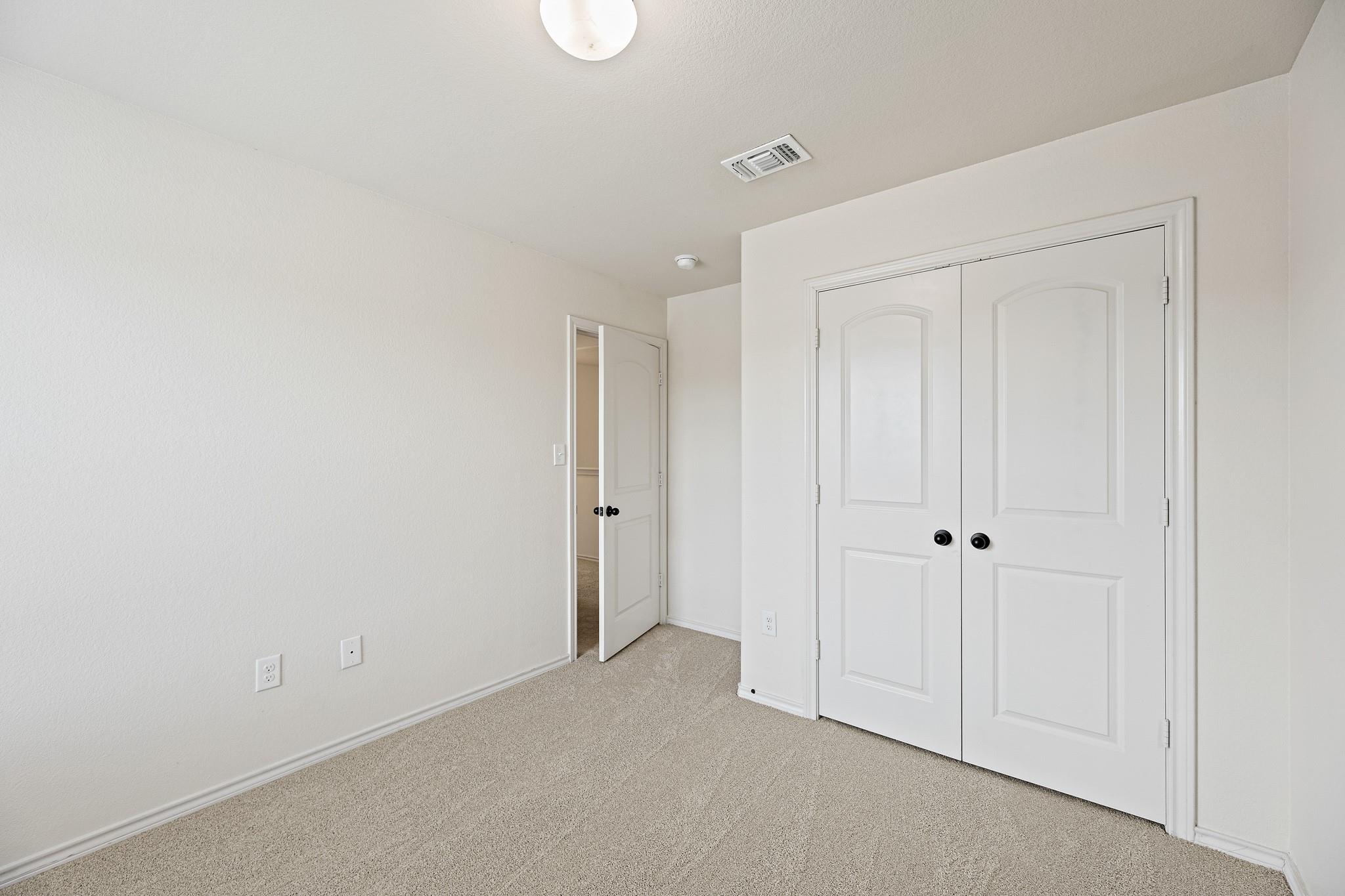 118 & 112 Creekside Villa DR