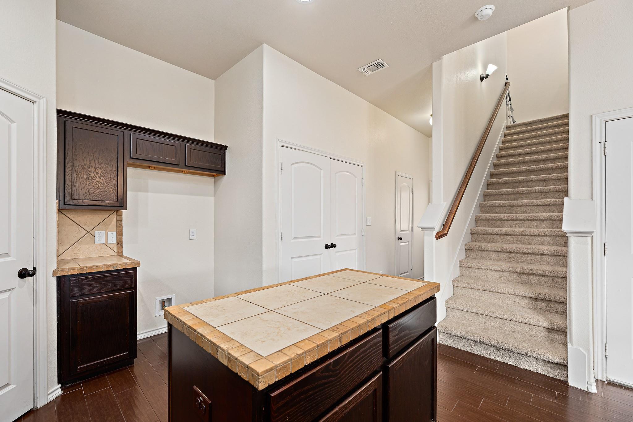 118 & 112 Creekside Villa DR