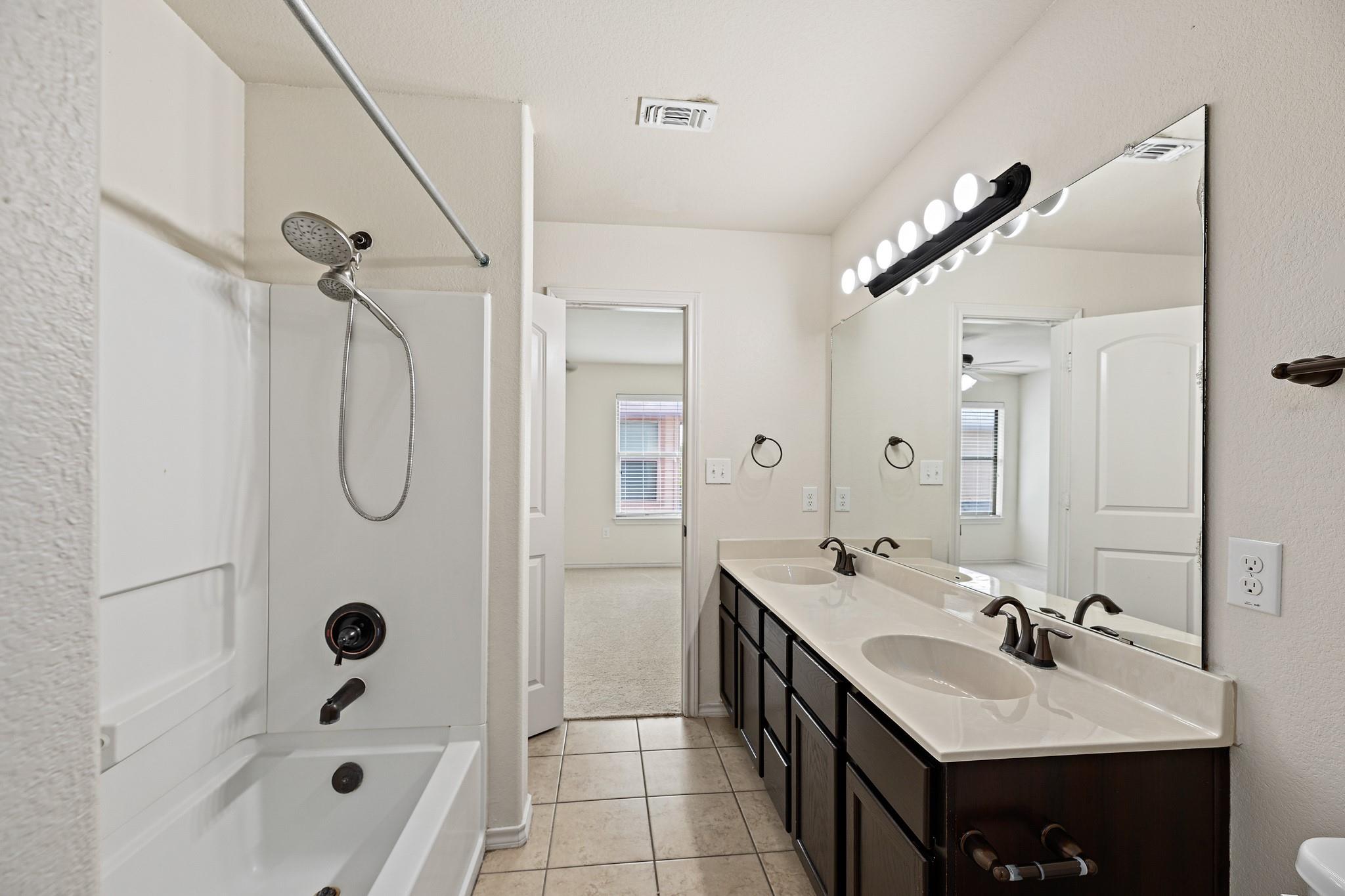 118 & 112 Creekside Villa DR