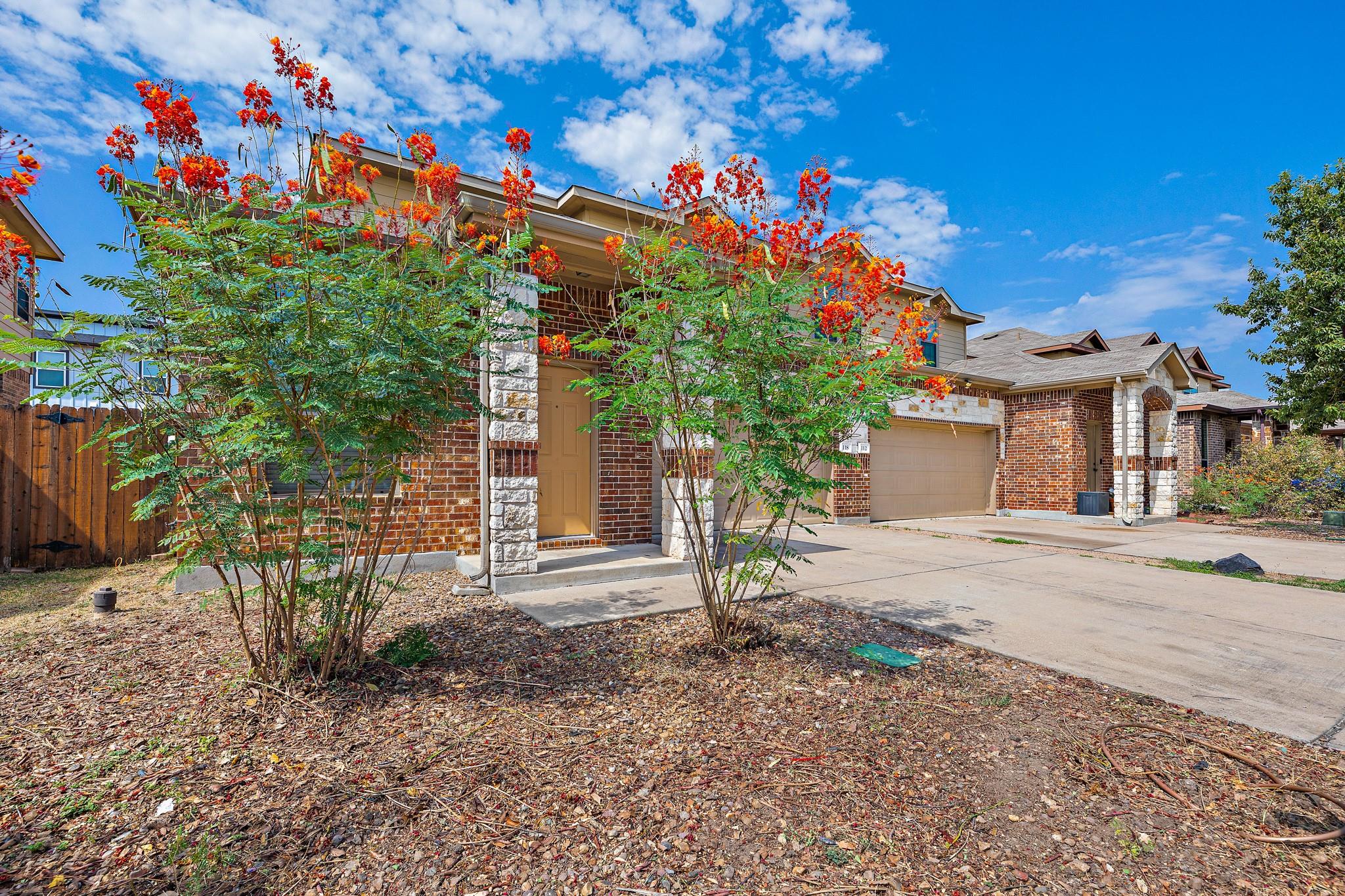 118 & 112 Creekside Villa DR