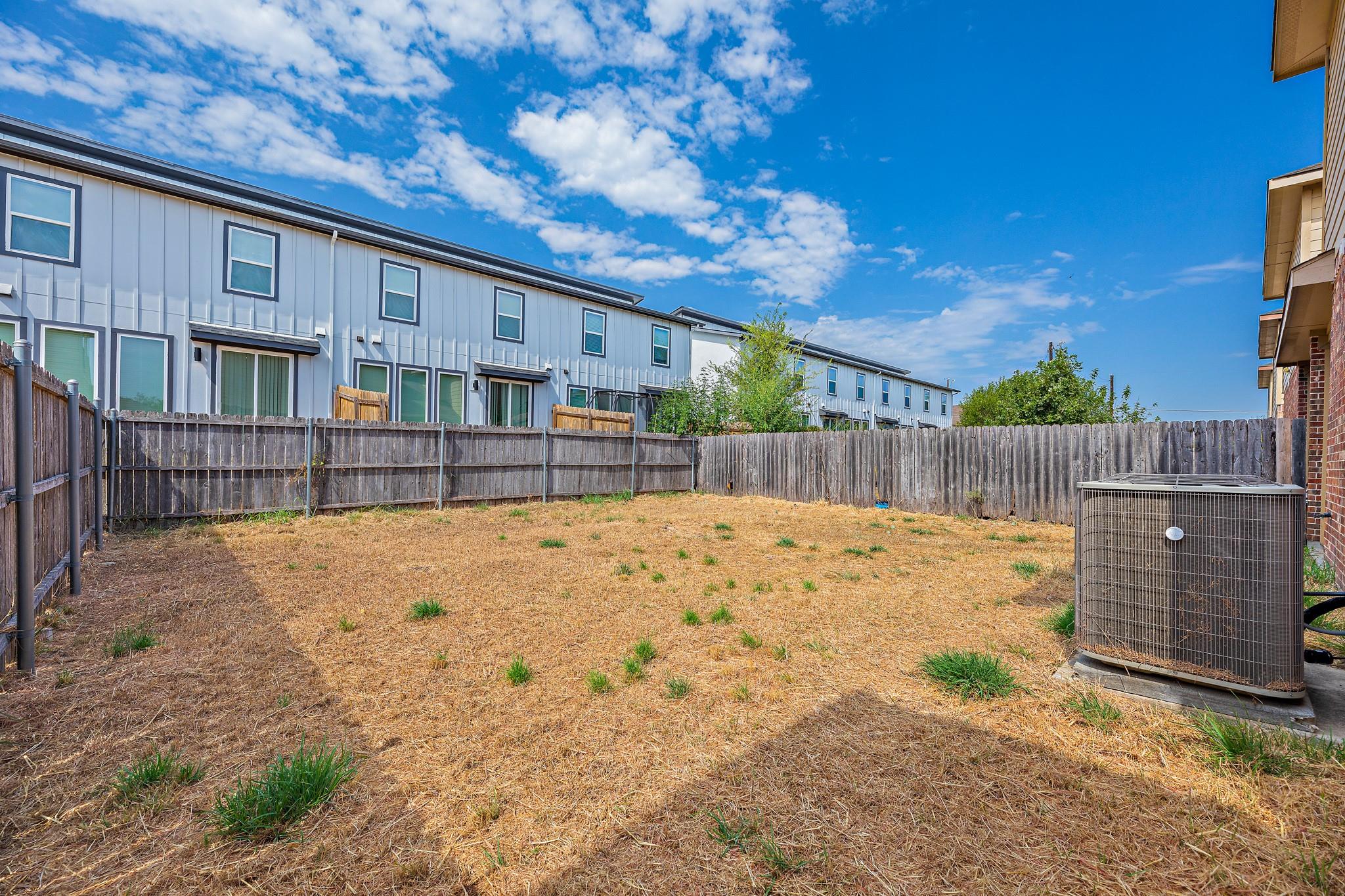 118 & 112 Creekside Villa DR