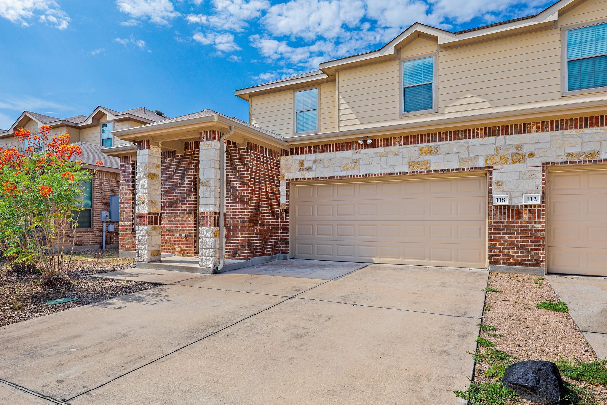 118 & 112 Creekside Villa DR