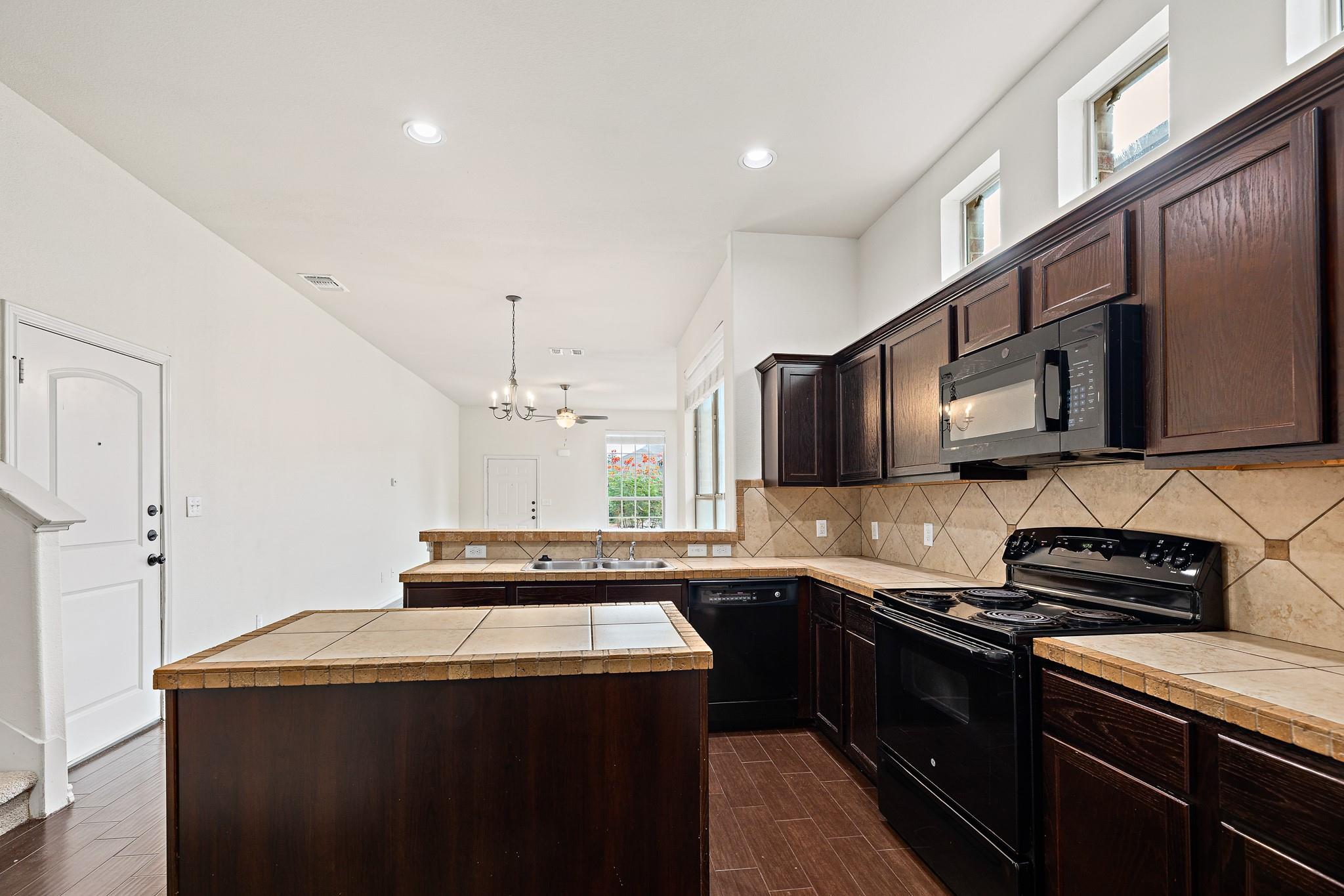 118 & 112 Creekside Villa DR
