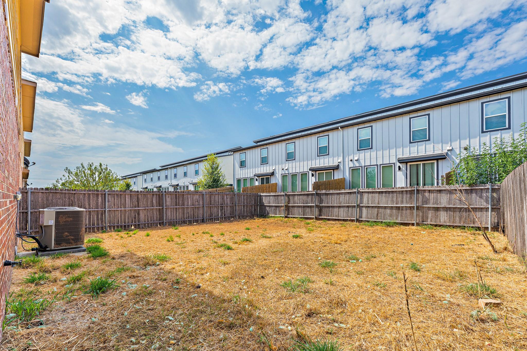 118 & 112 Creekside Villa DR