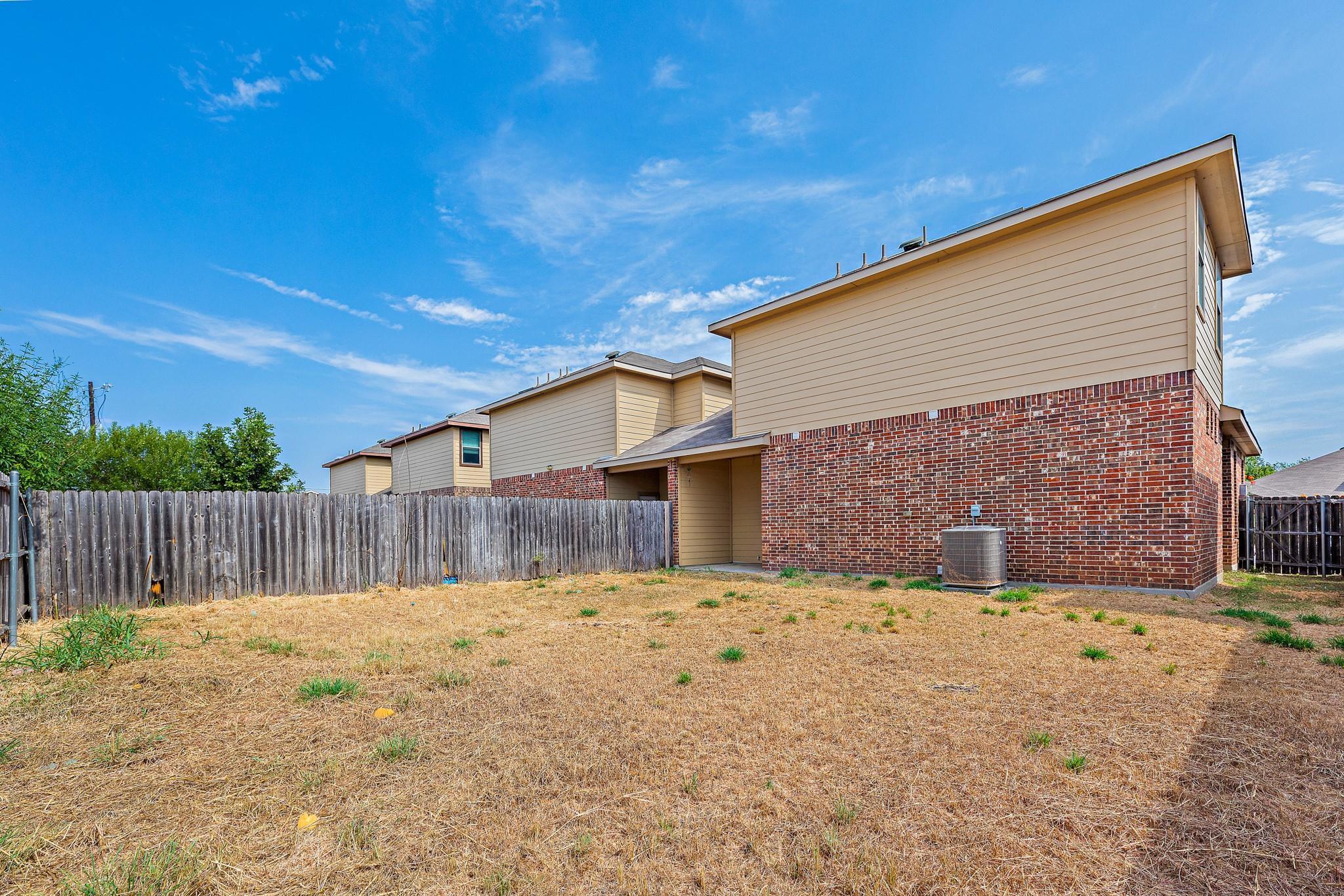118 & 112 Creekside Villa DR