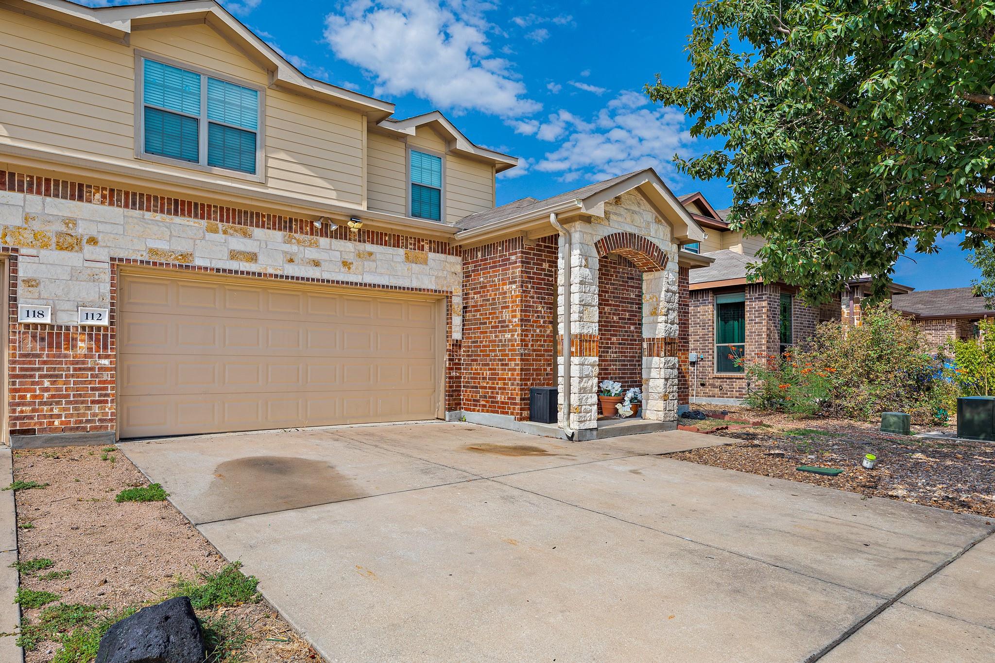 118 & 112 Creekside Villa DR