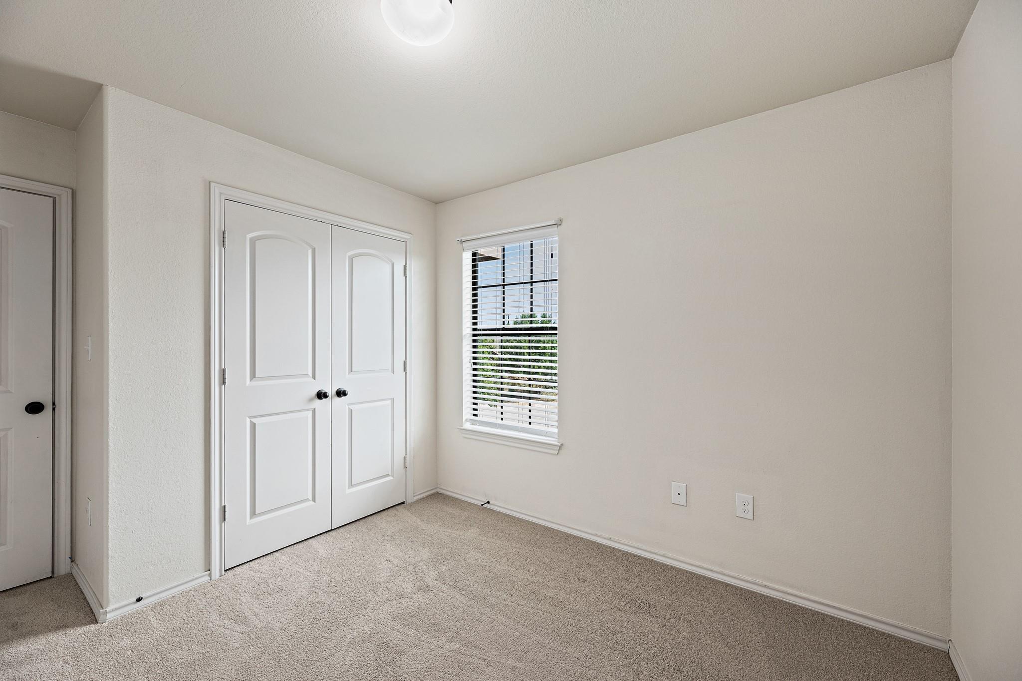 118 & 112 Creekside Villa DR