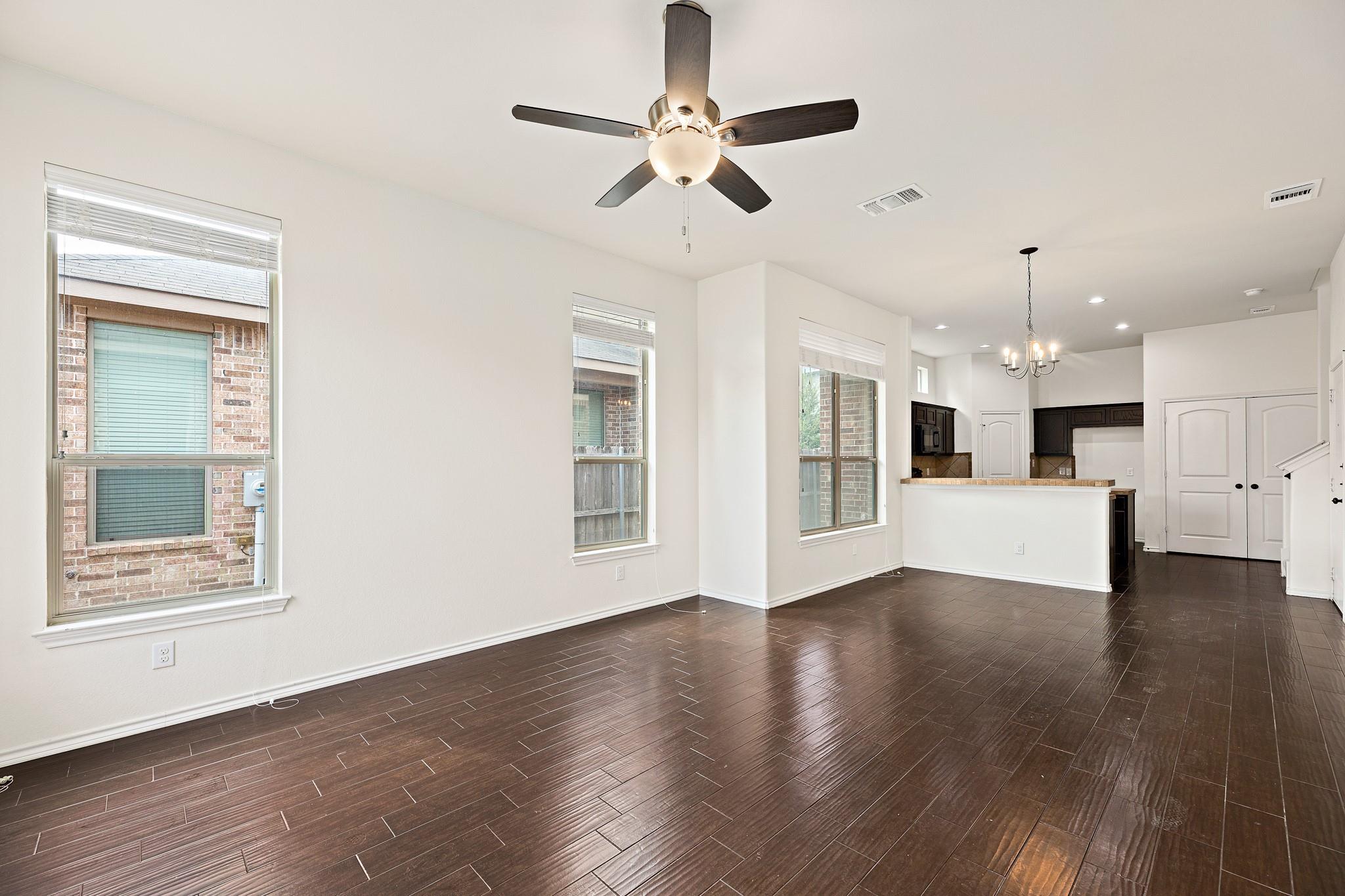 118 & 112 Creekside Villa DR