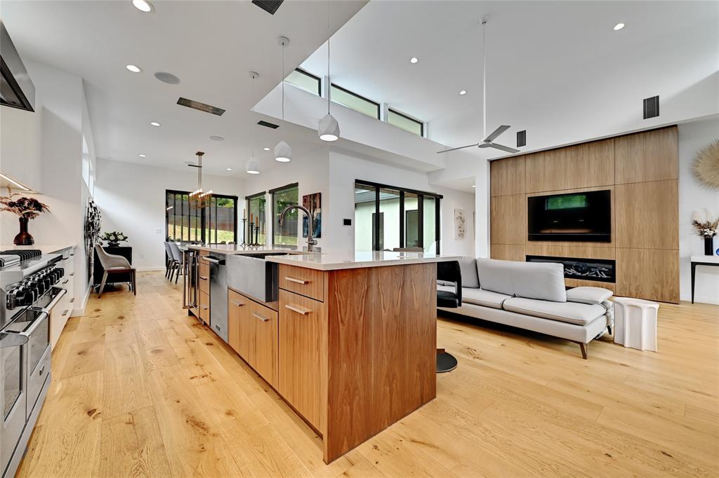 2405 Elmglen DR