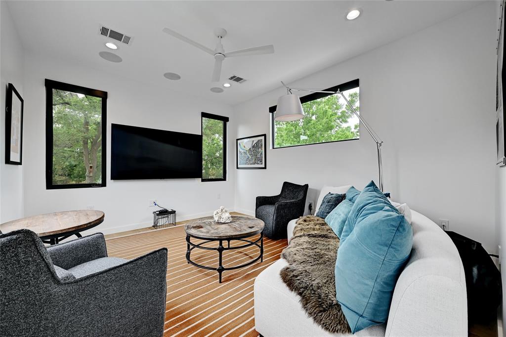 2405 Elmglen DR