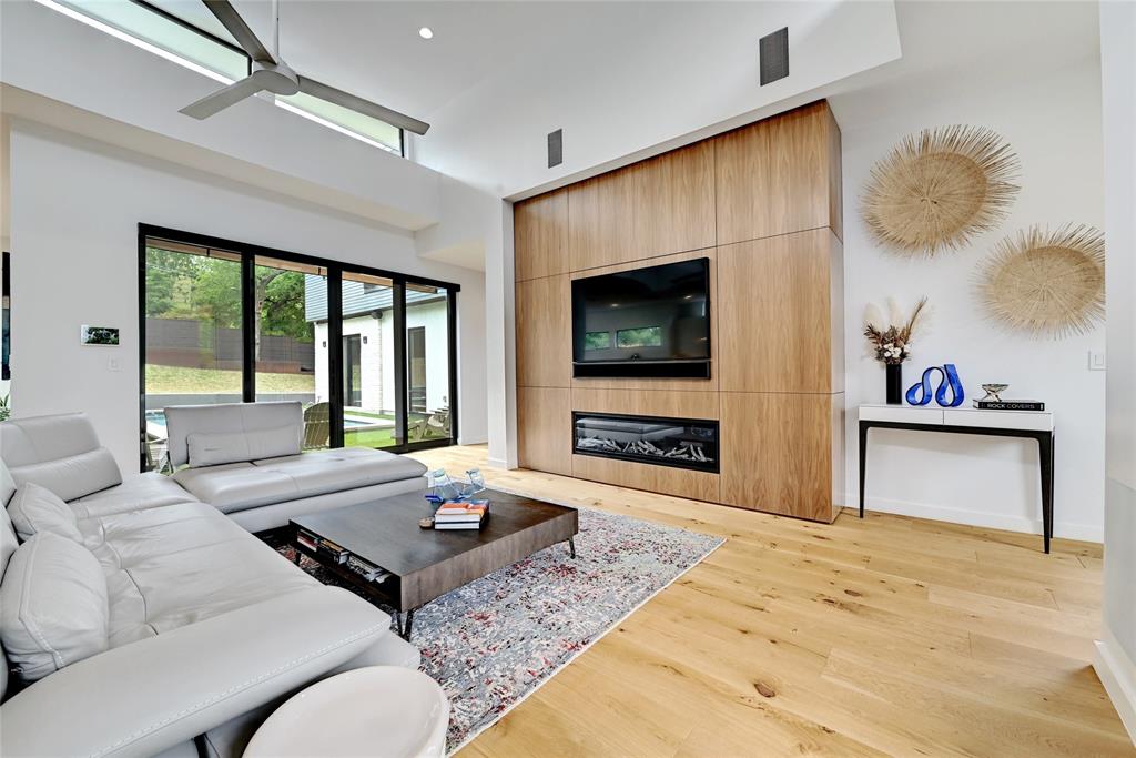 2405 Elmglen DR