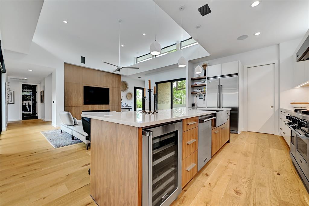 2405 Elmglen DR
