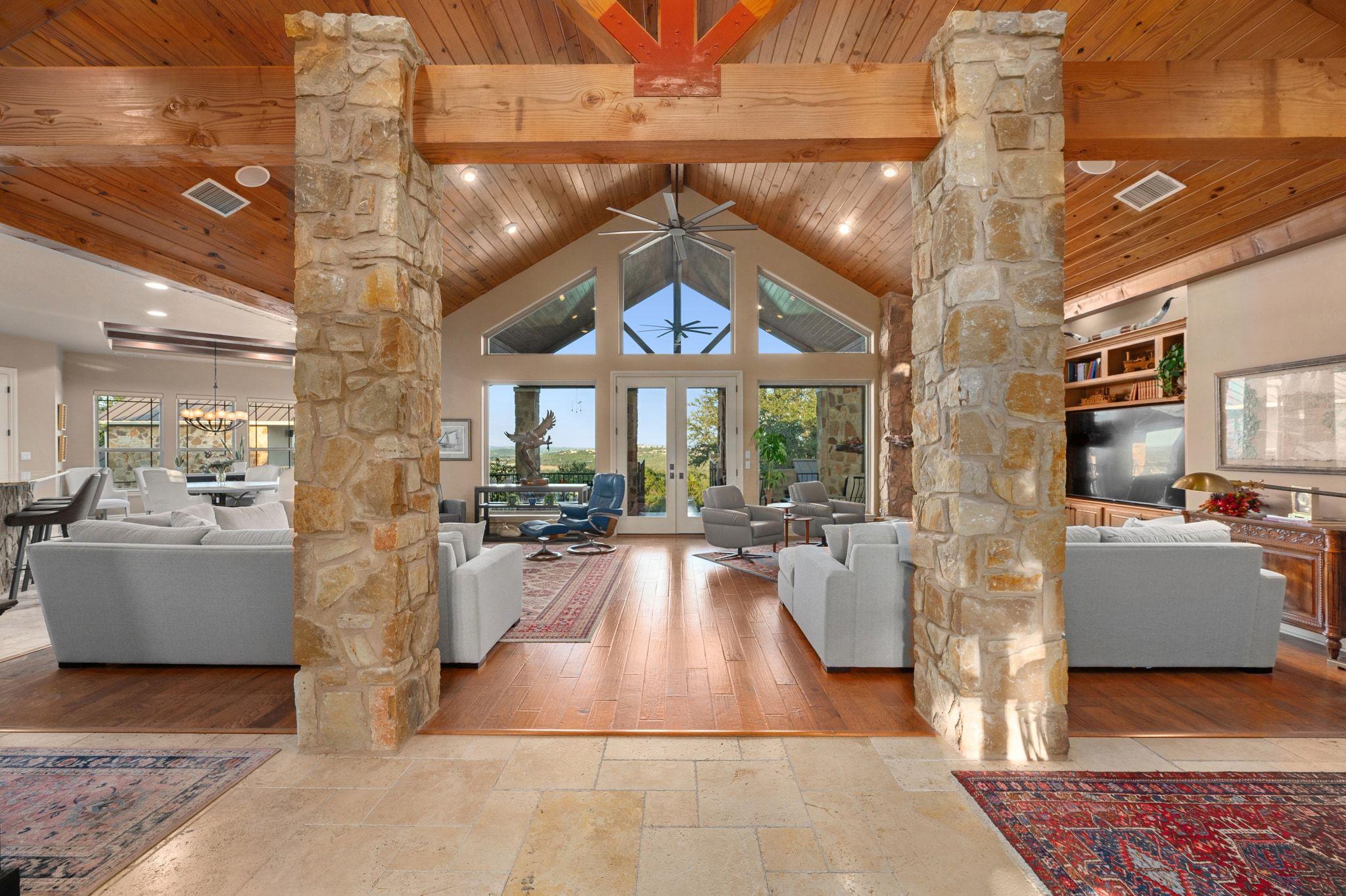 4503 Whirlwind CV, Spicewood