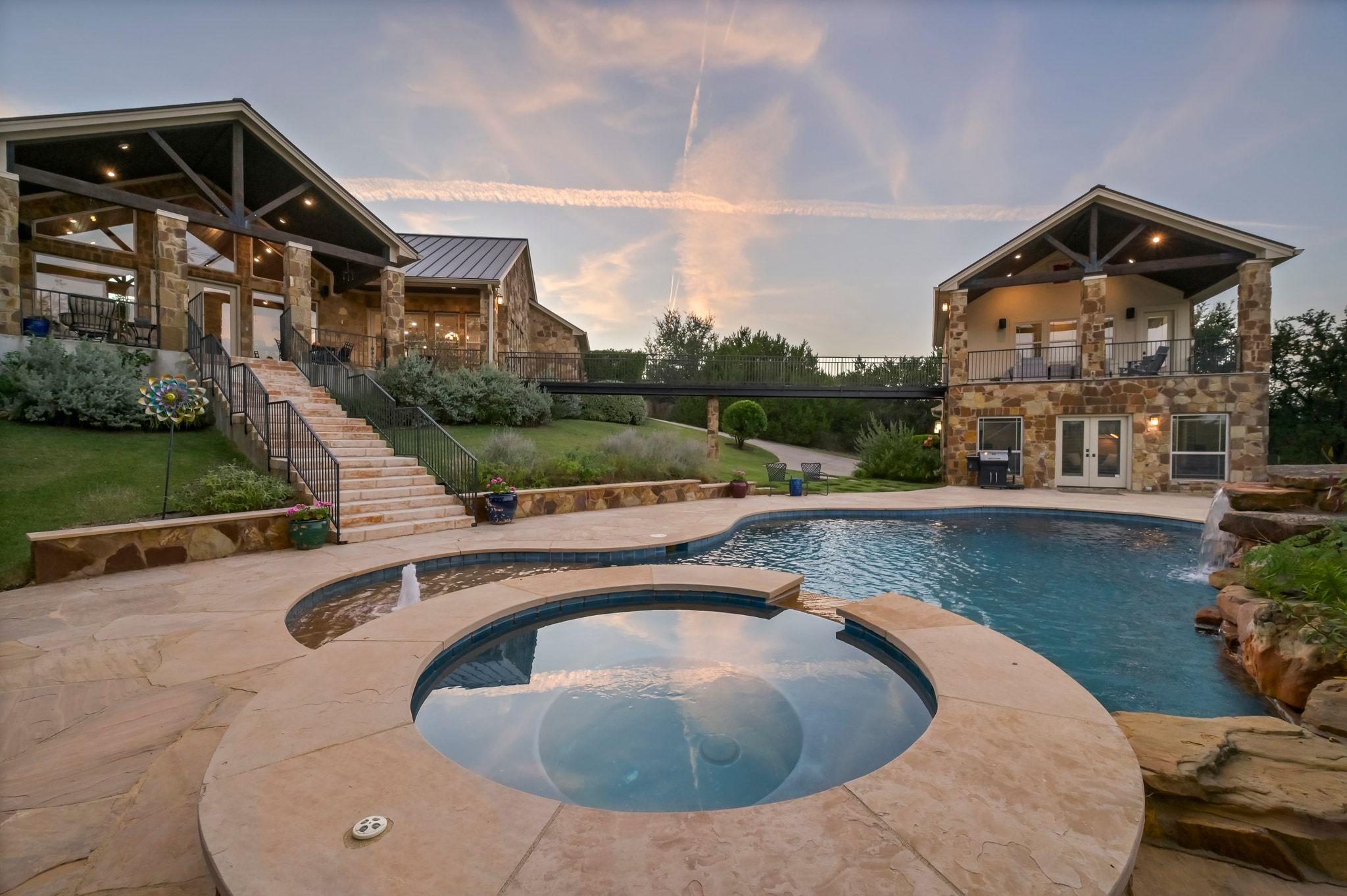 4503 Whirlwind CV, Spicewood