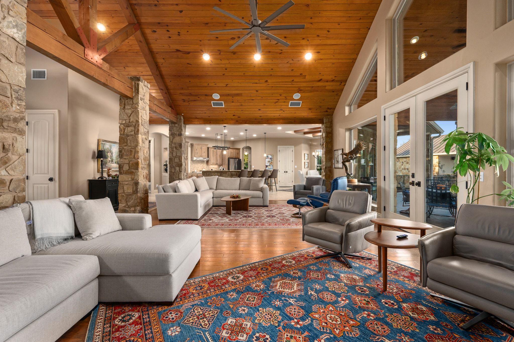 4503 Whirlwind CV, Spicewood