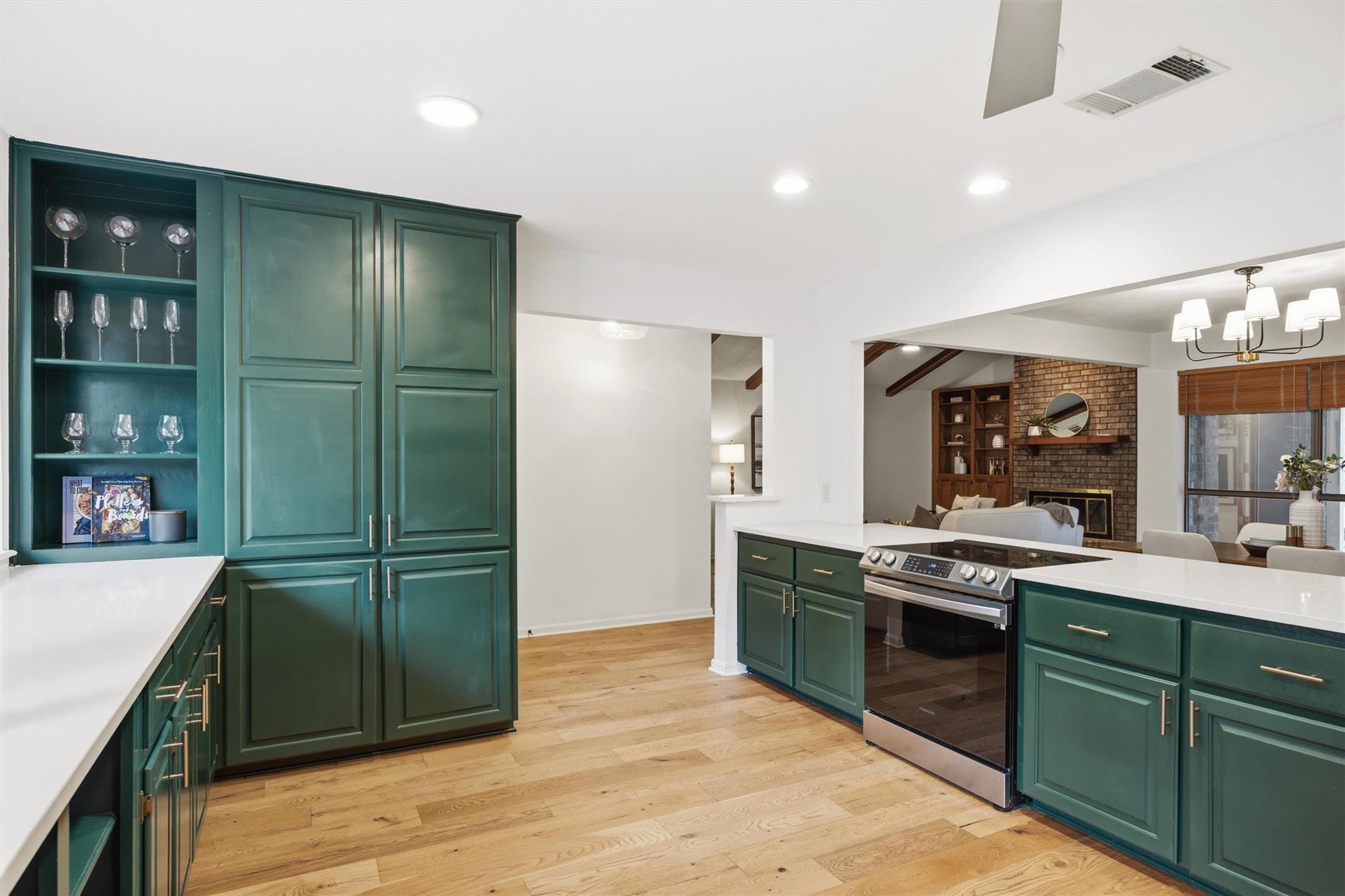 4835 Trail Crest CIR