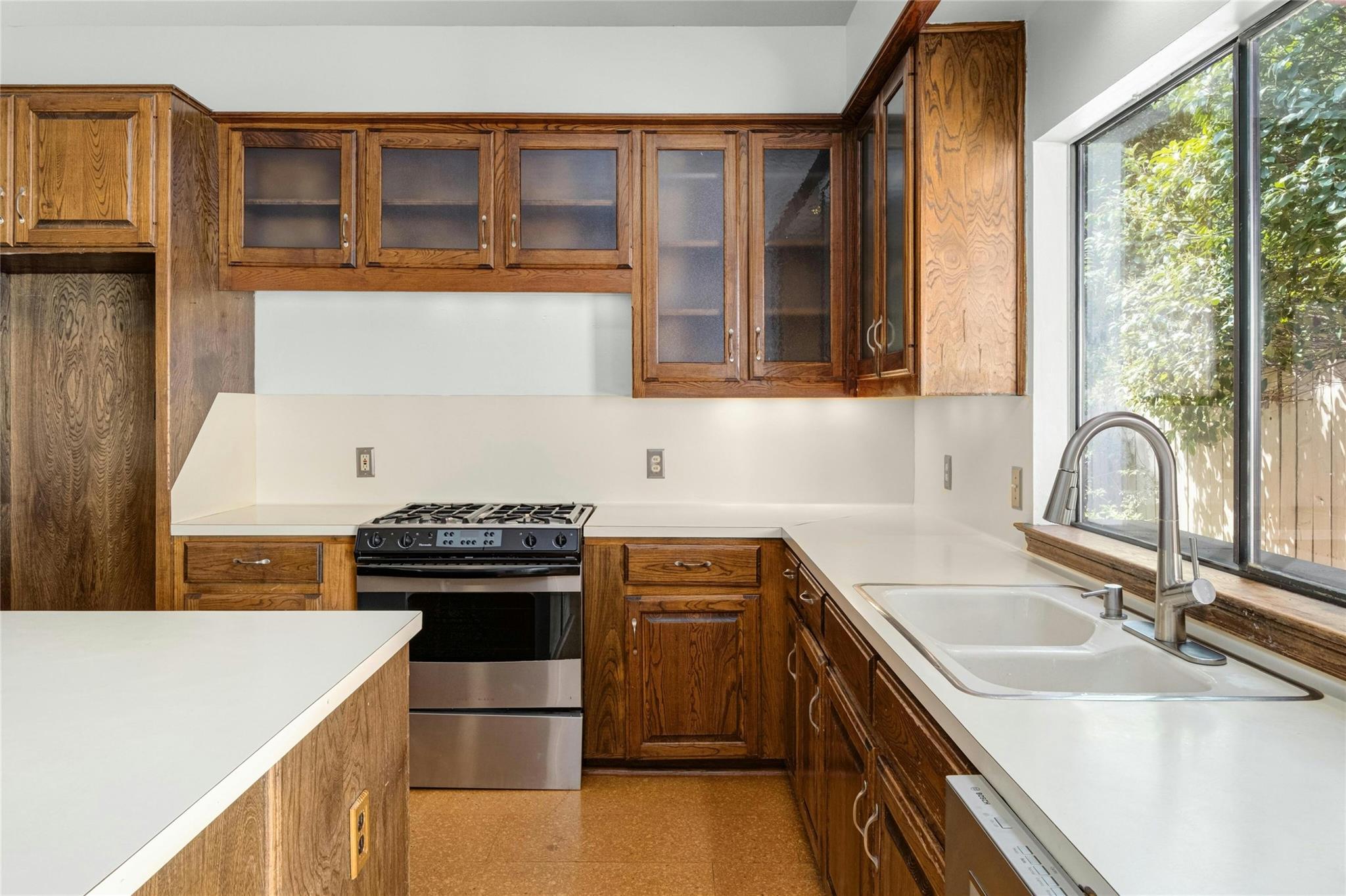 5705 Sam Houston CIR