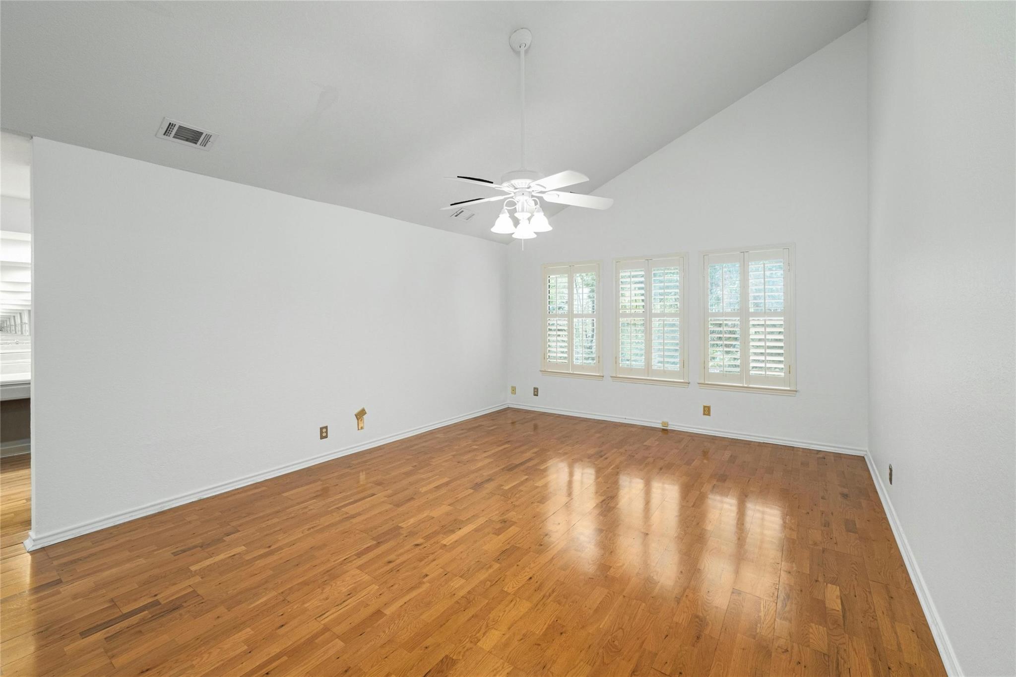 5705 Sam Houston CIR