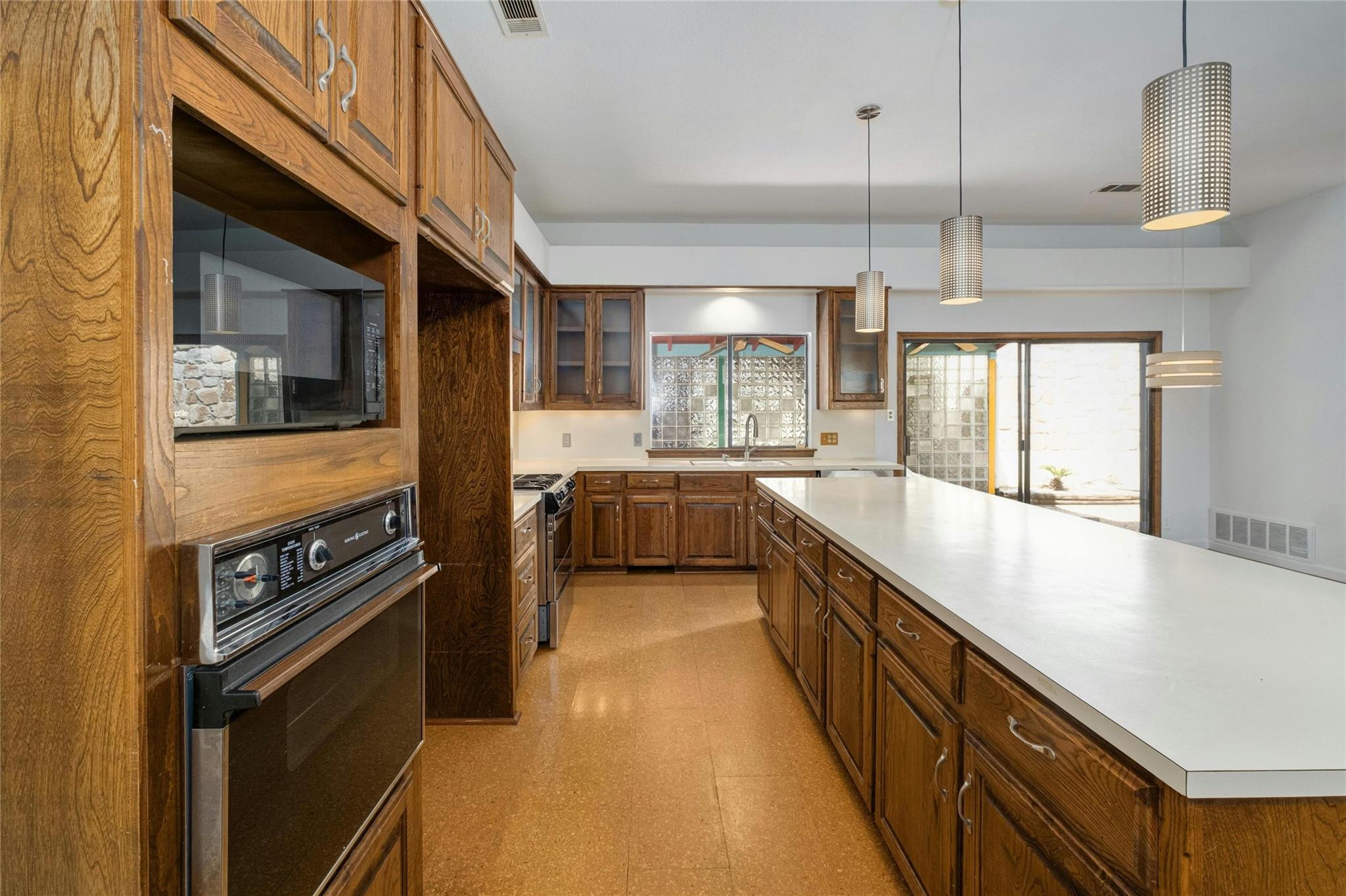 5705 Sam Houston CIR