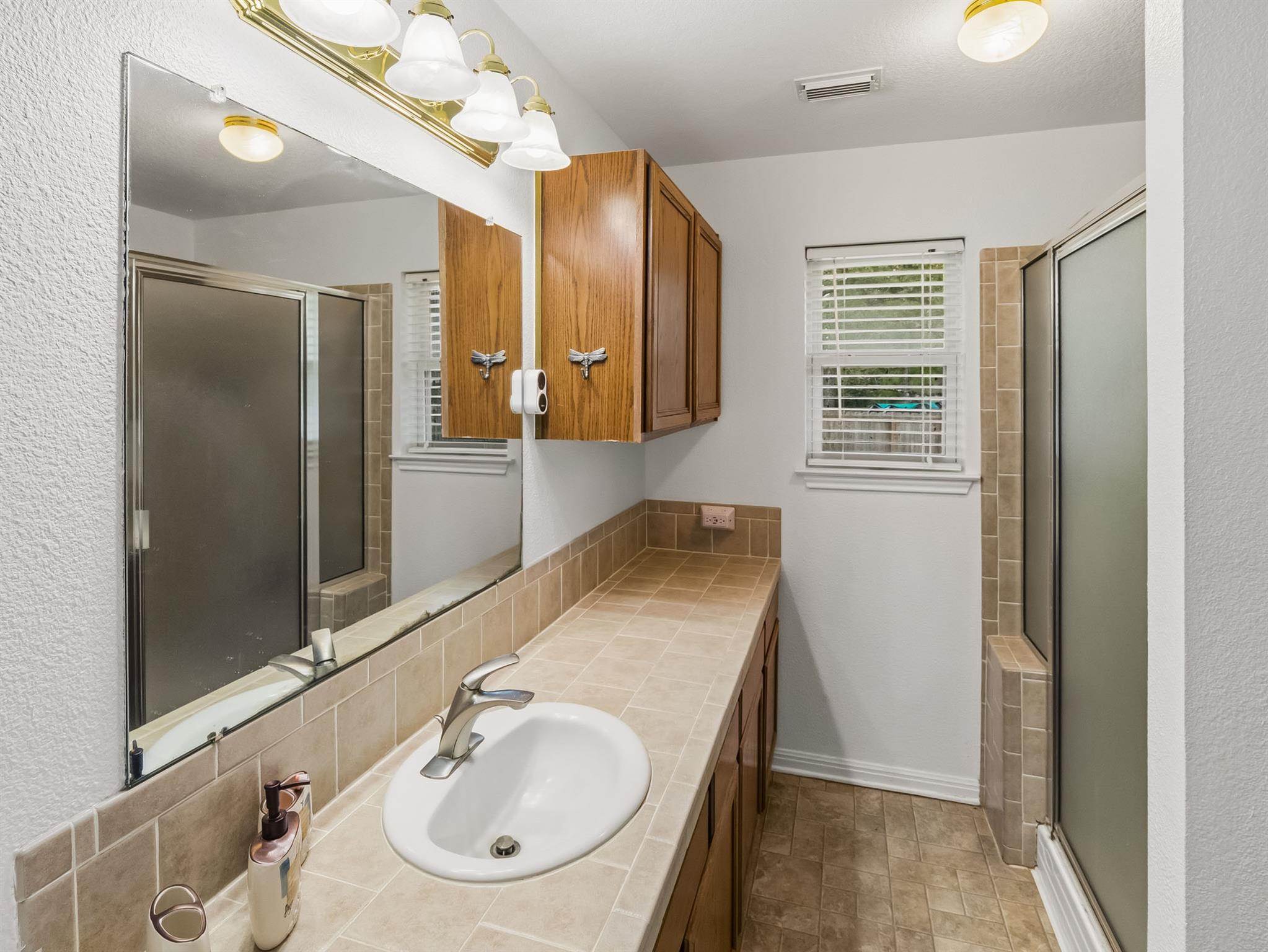 107 Turner LN