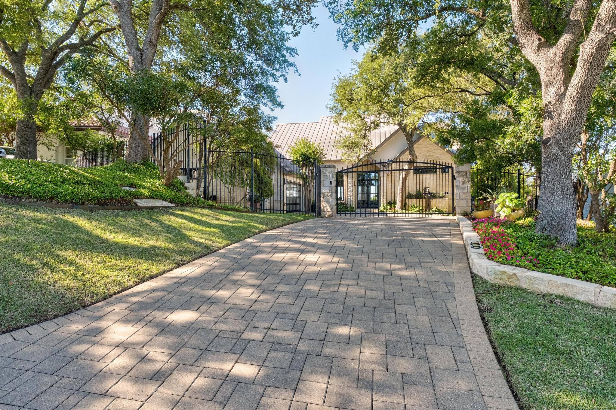 6605 W Courtyard DR