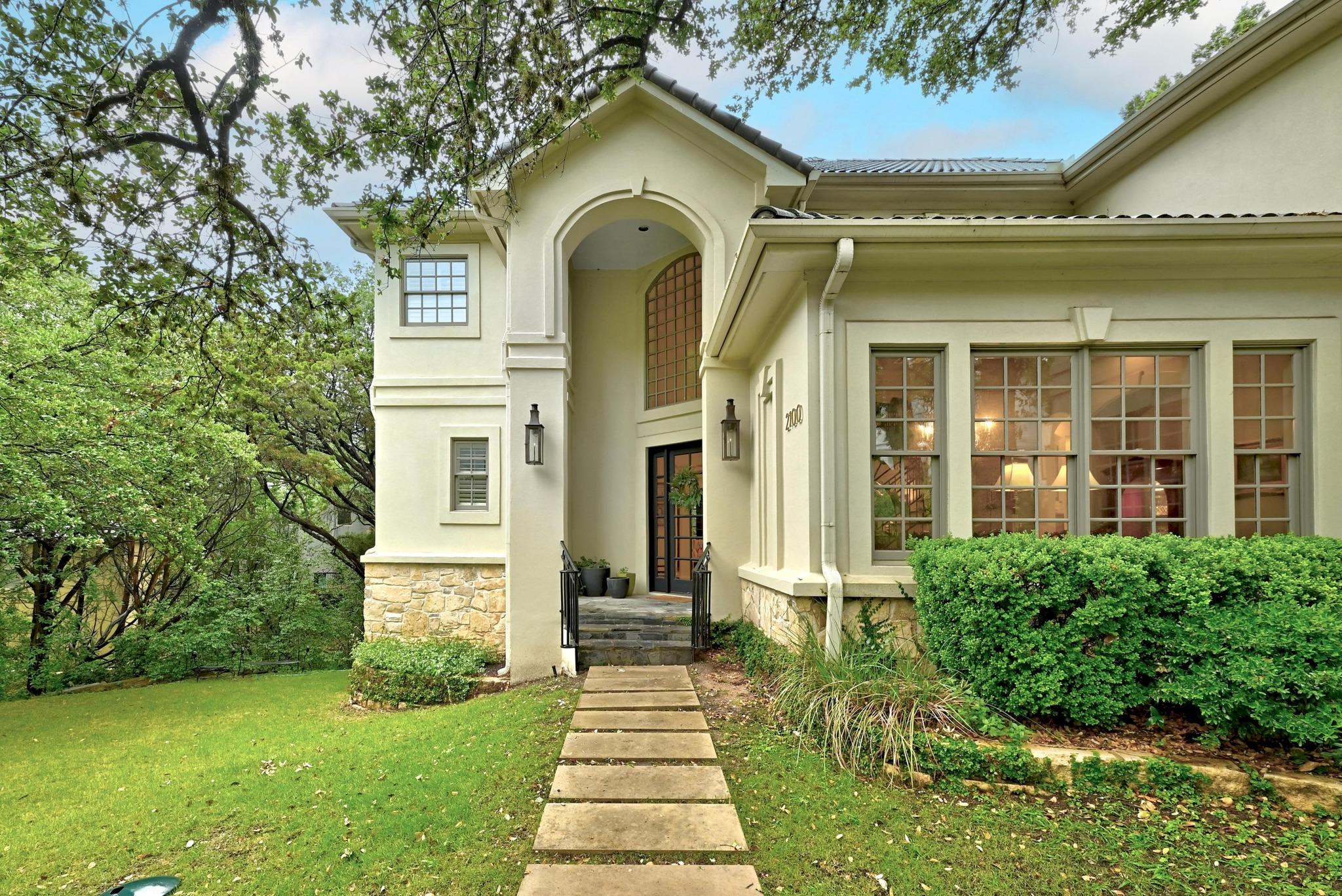 2100 Rue De St Germaine