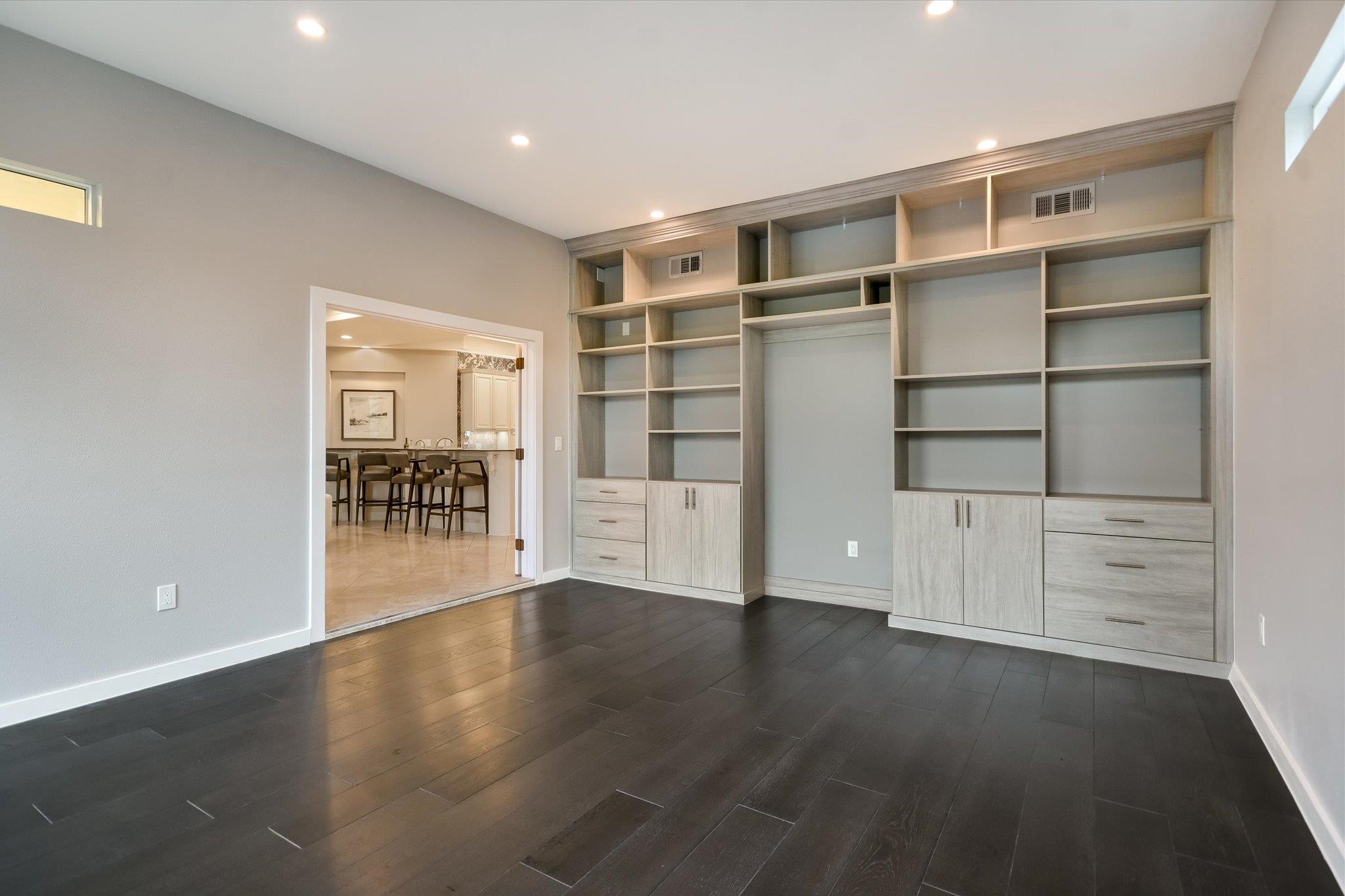 1703 Brookhaven DR