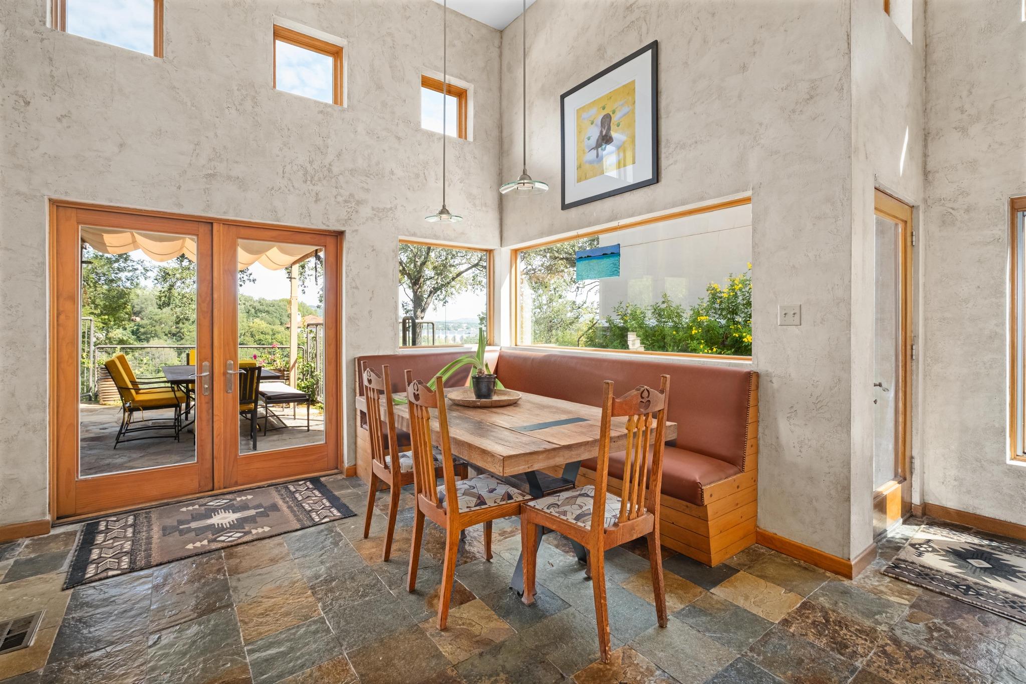 102 Canyon CIR W