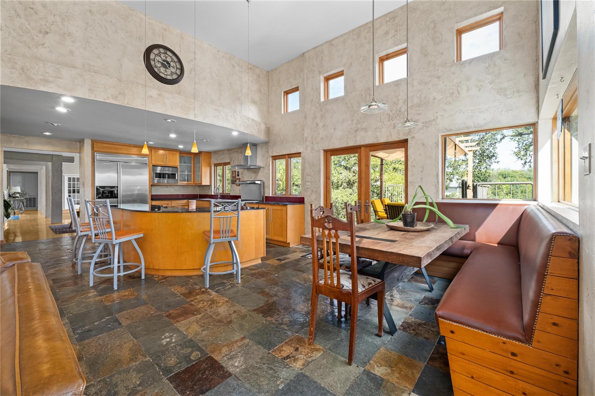 102 Canyon CIR W