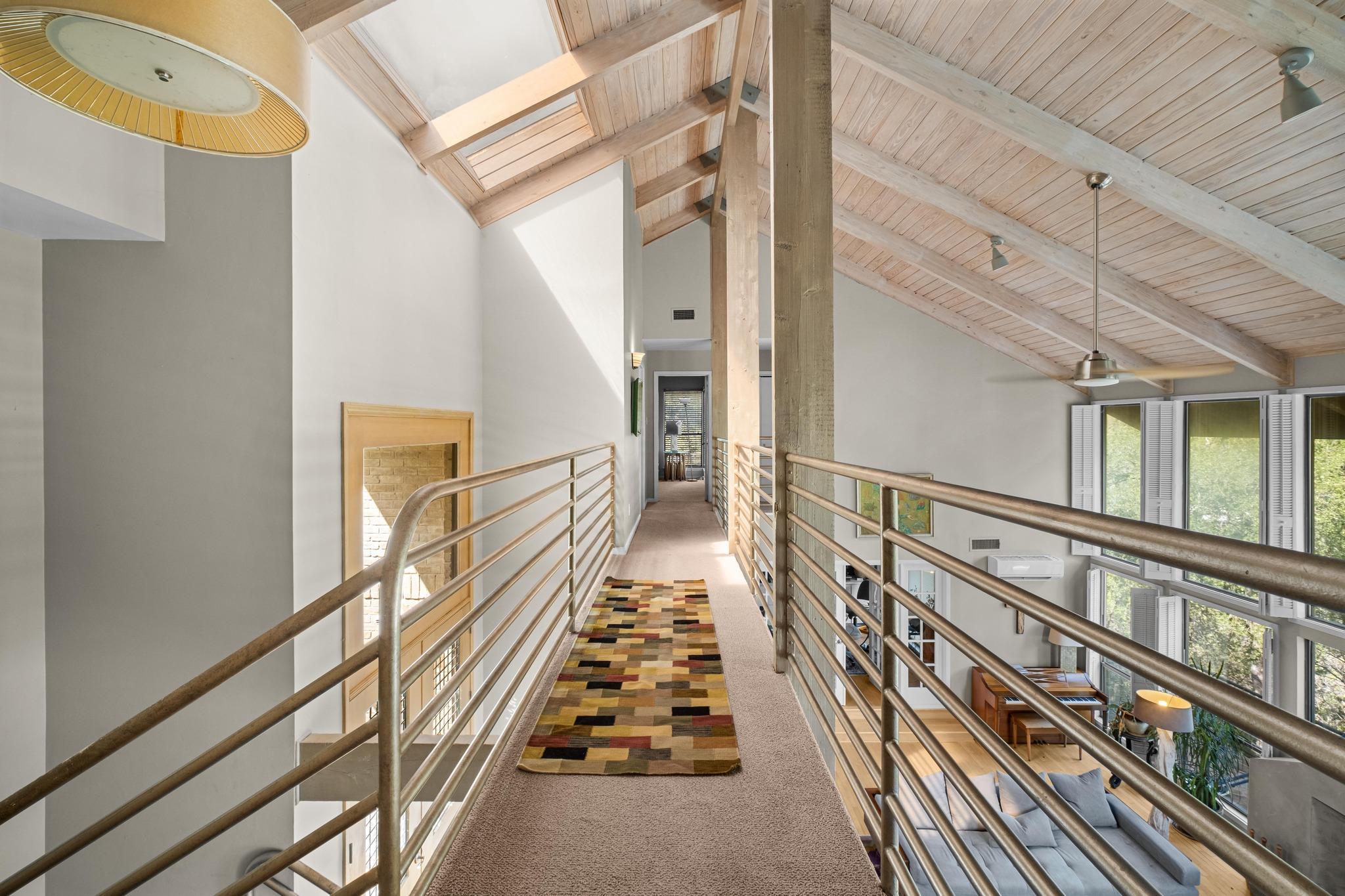 102 Canyon CIR W