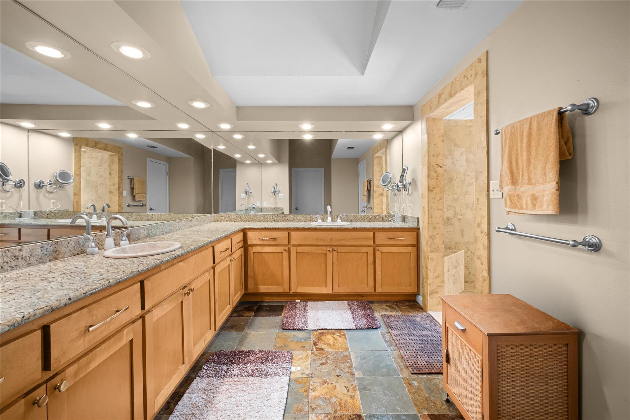 102 Canyon CIR W