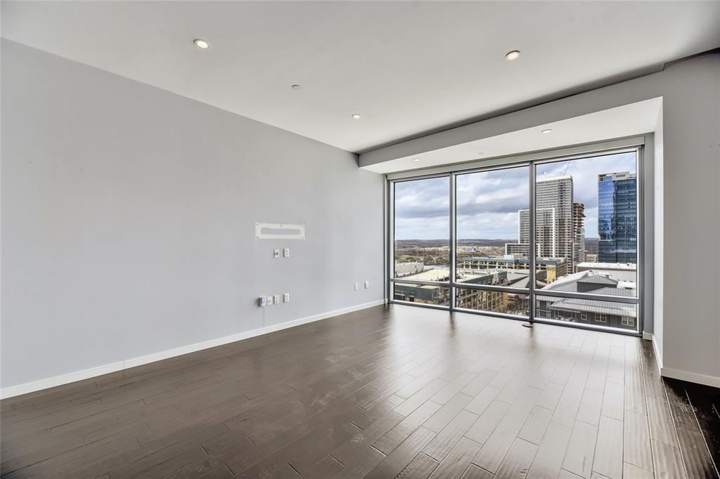 200 Congress Ave # 13A