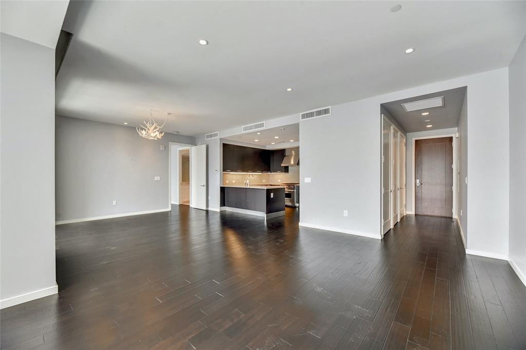 200 Congress Ave # 13A