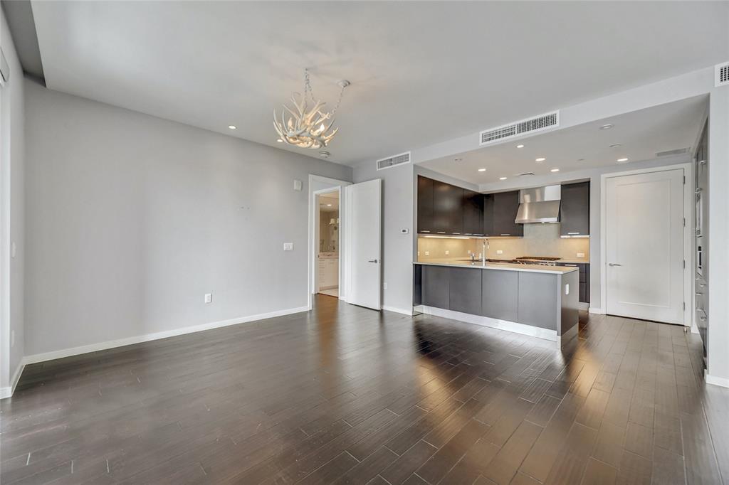 200 Congress Ave # 13A