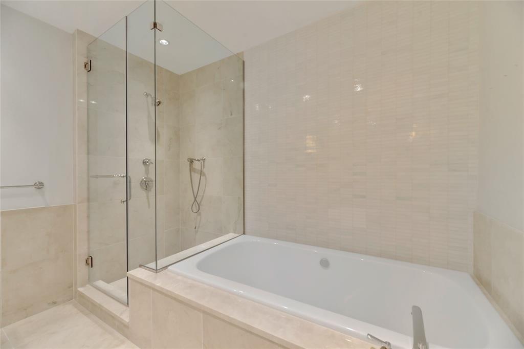 200 Congress Ave # 13A