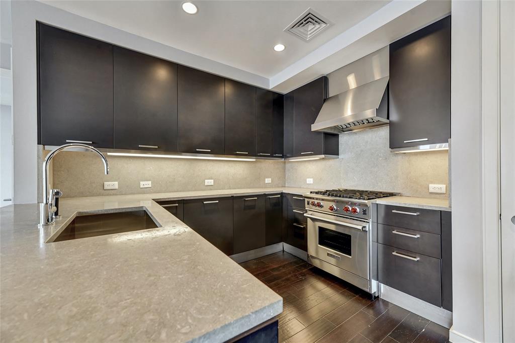 200 Congress Ave # 13A