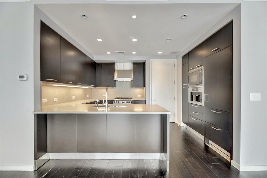 200 Congress Ave # 13A