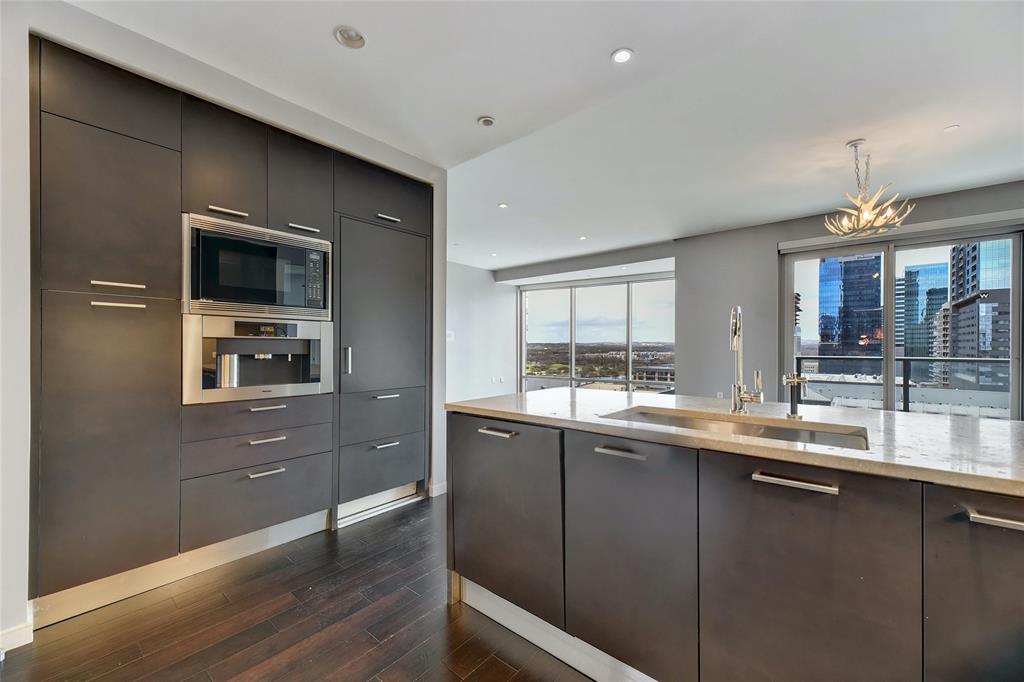 200 Congress Ave # 13A