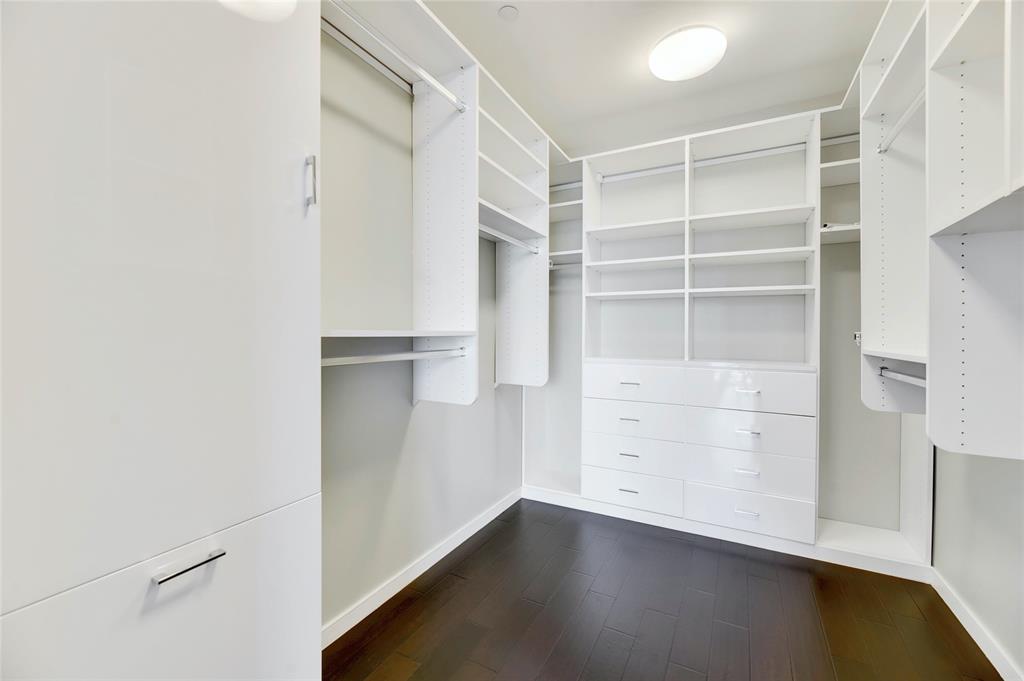 200 Congress Ave # 13A