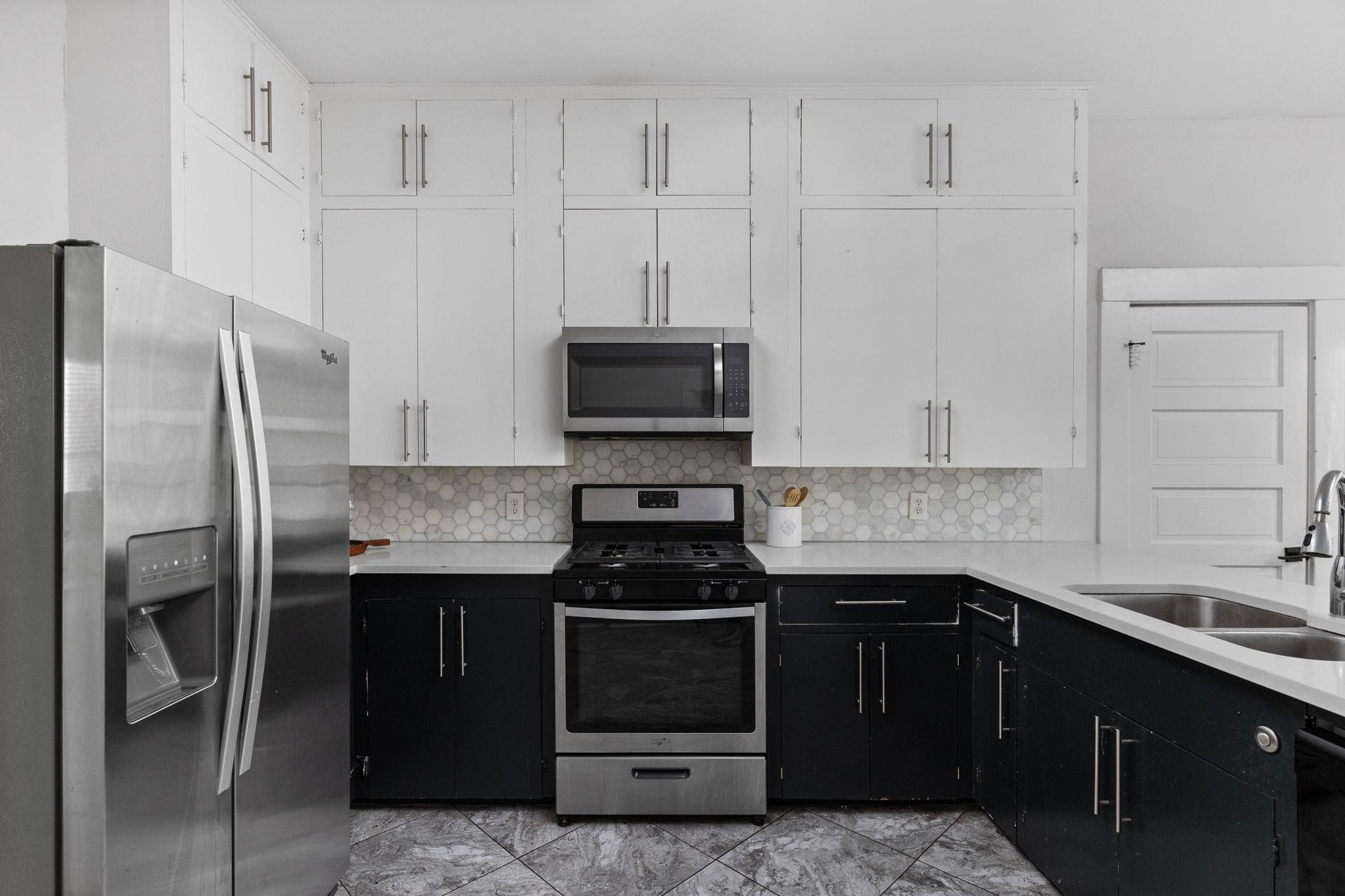207 W 39th ST