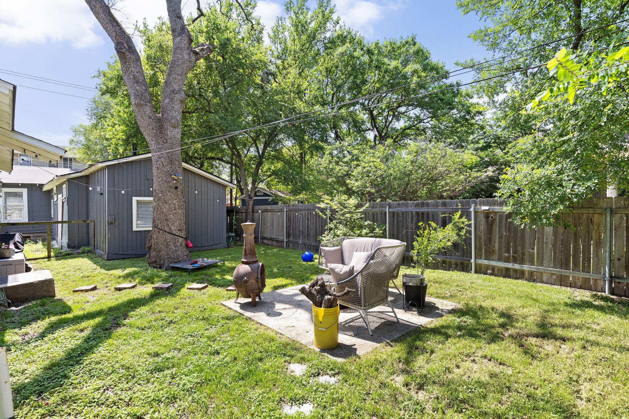 207 W 39th ST