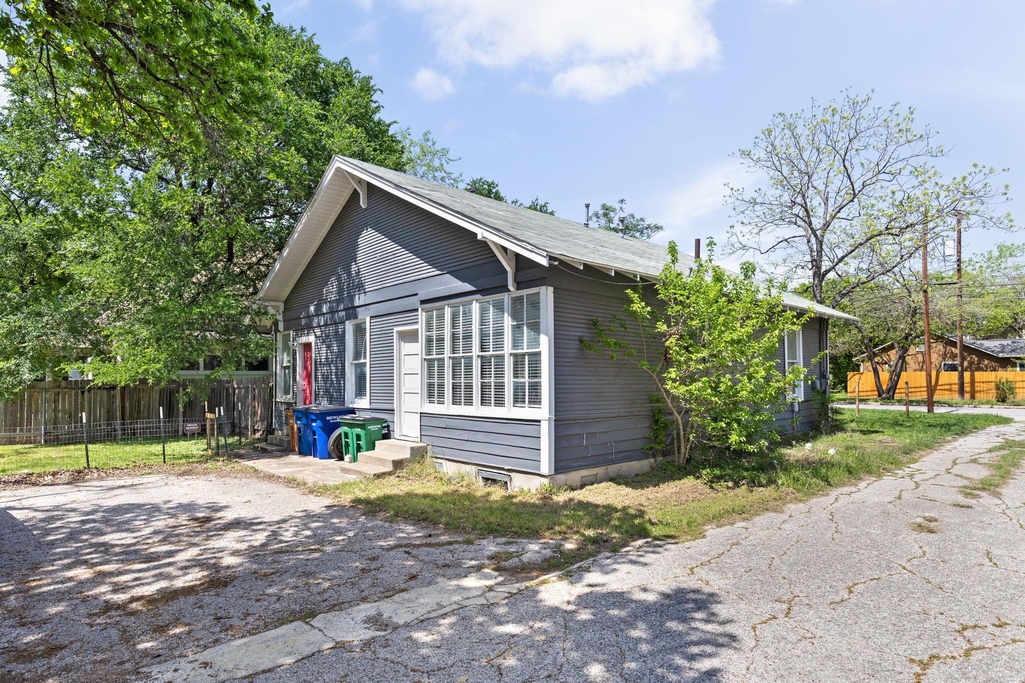 207 W 39th ST