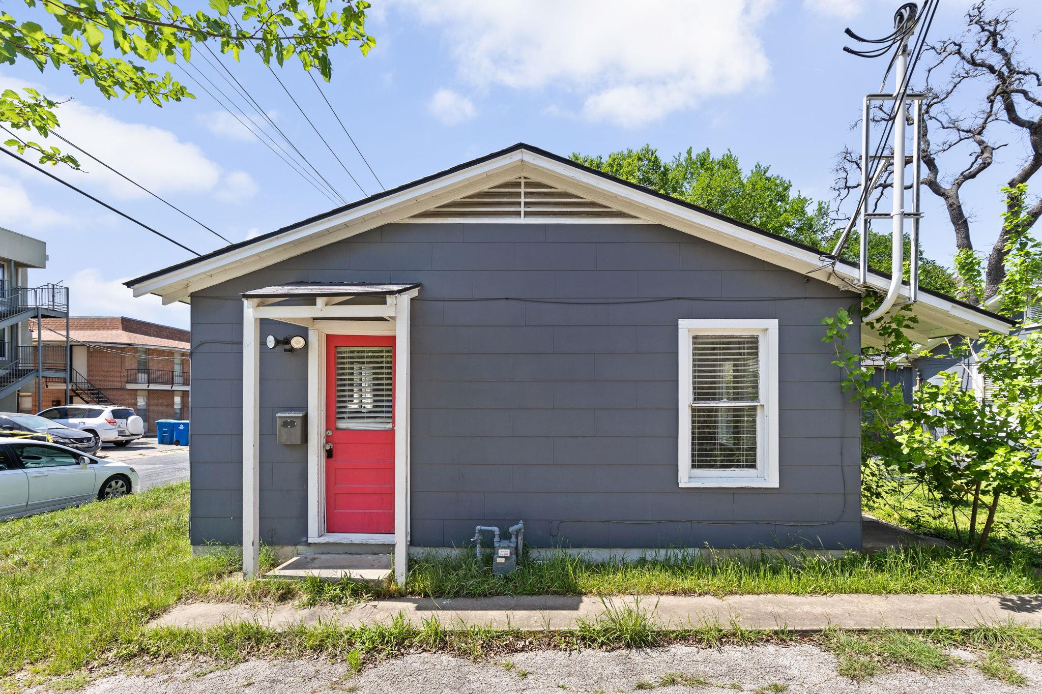 207 W 39th ST