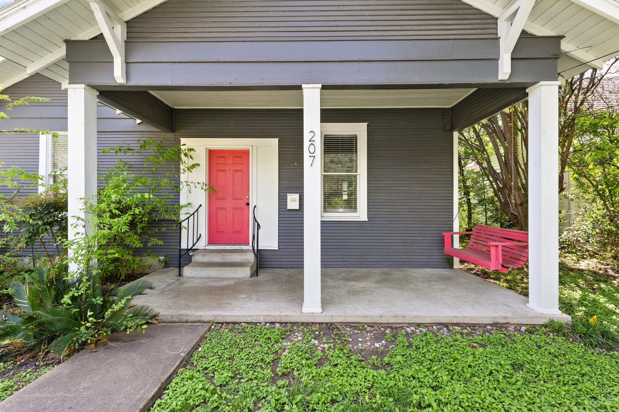 207 W 39th ST