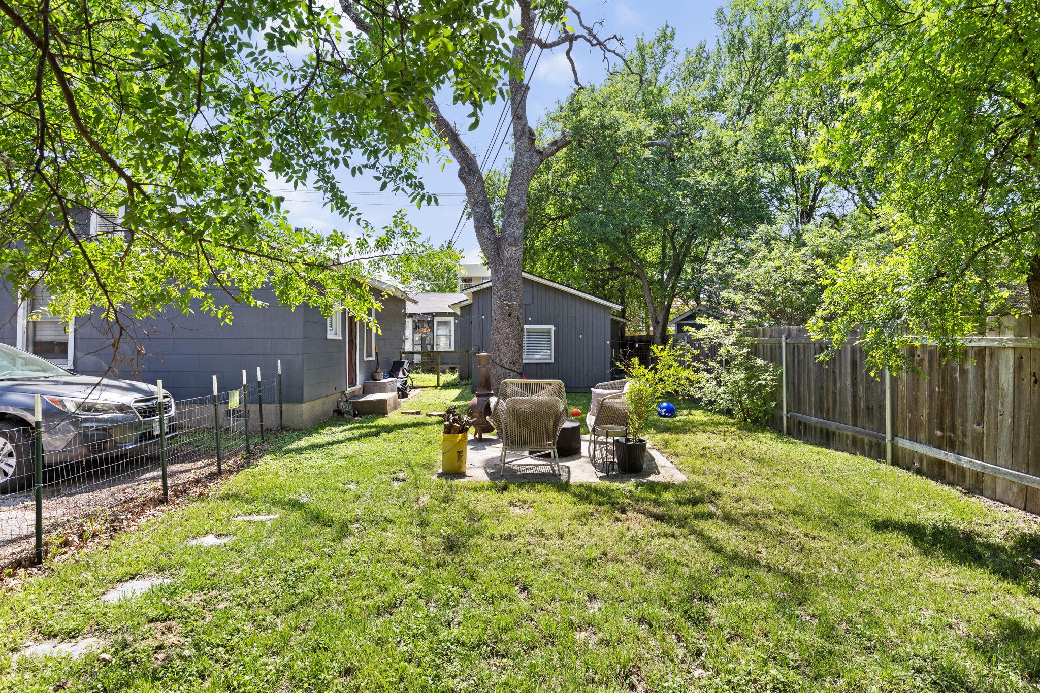 207 W 39th ST