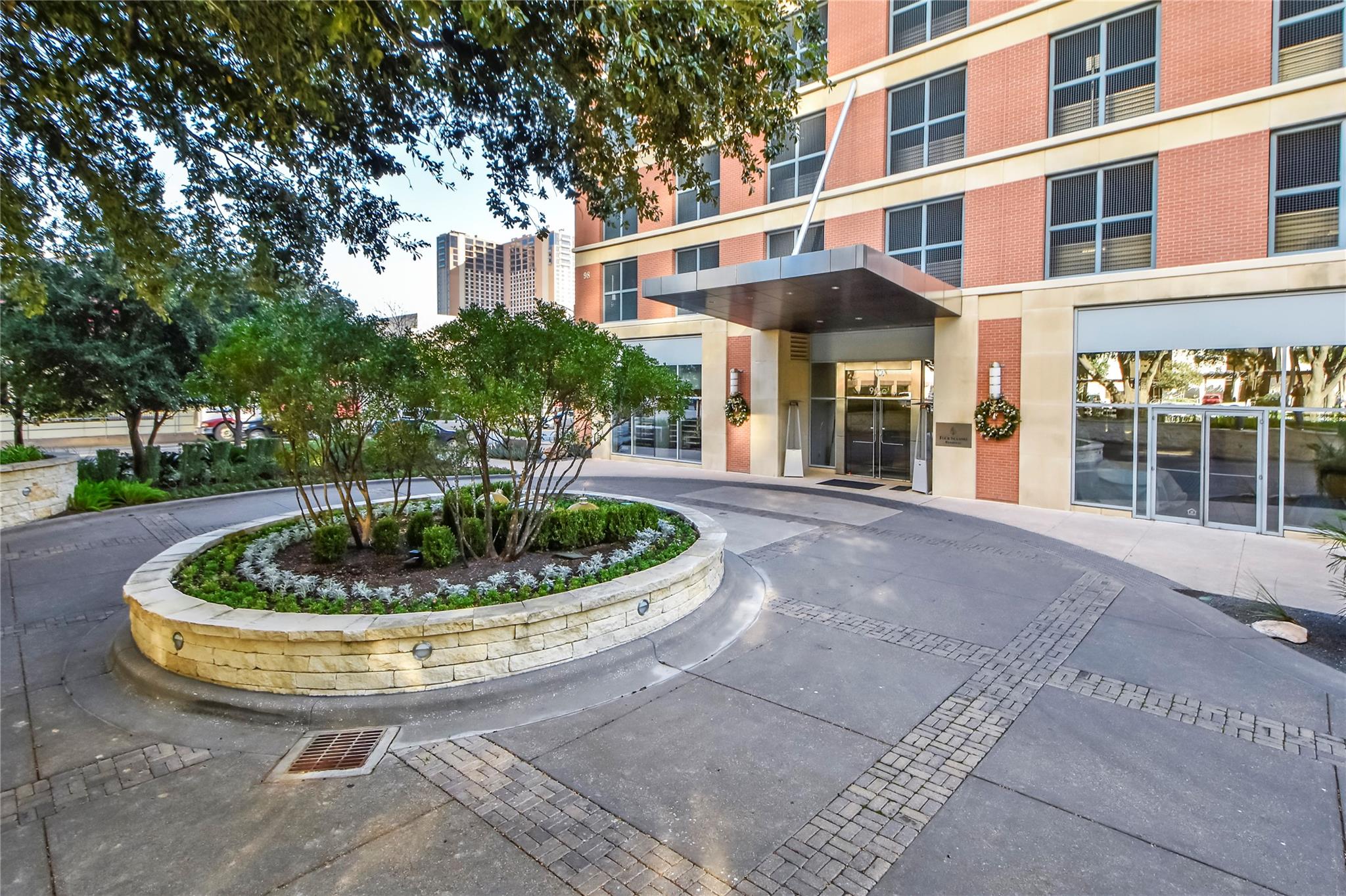 98 San Jacinto BLVD # 2103