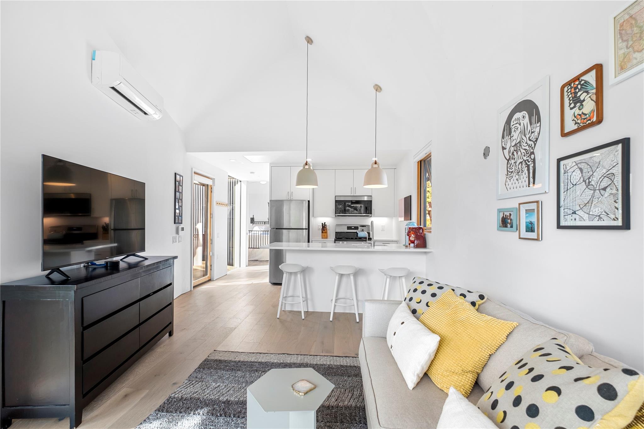 907 W Annie ST # 2