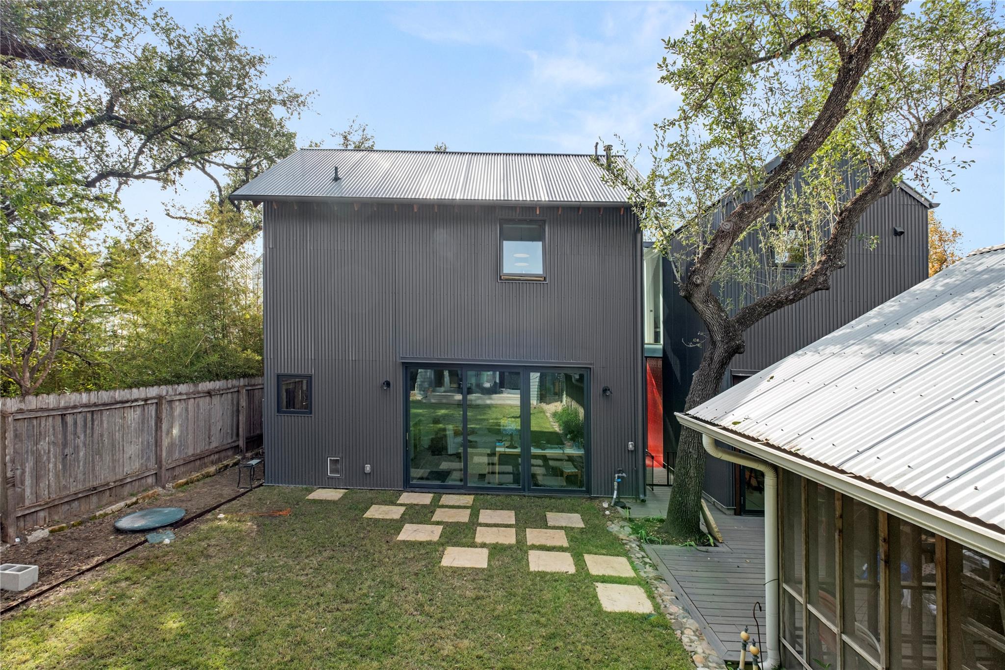 907 W Annie ST # 2