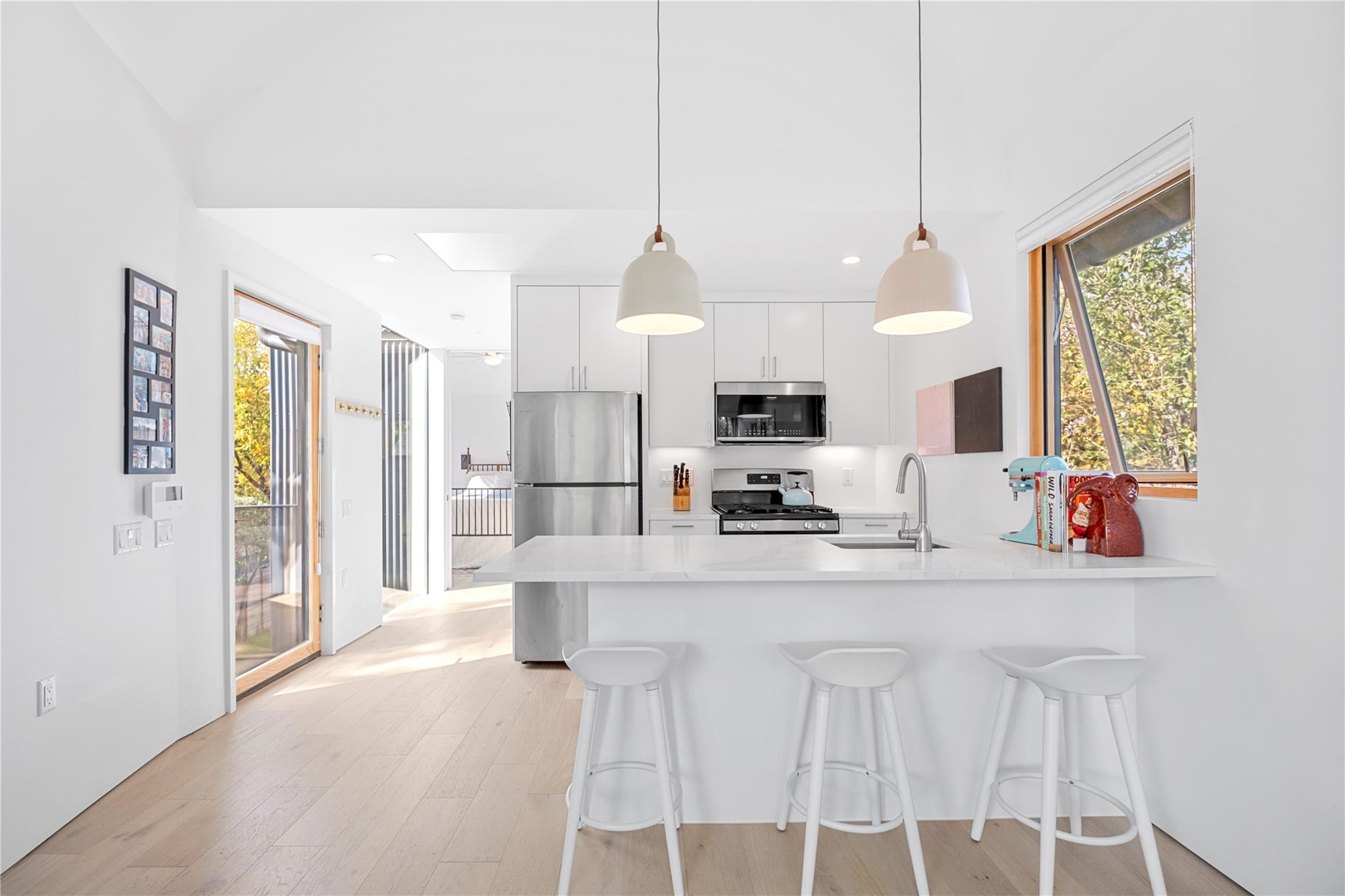 907 W Annie ST # 2